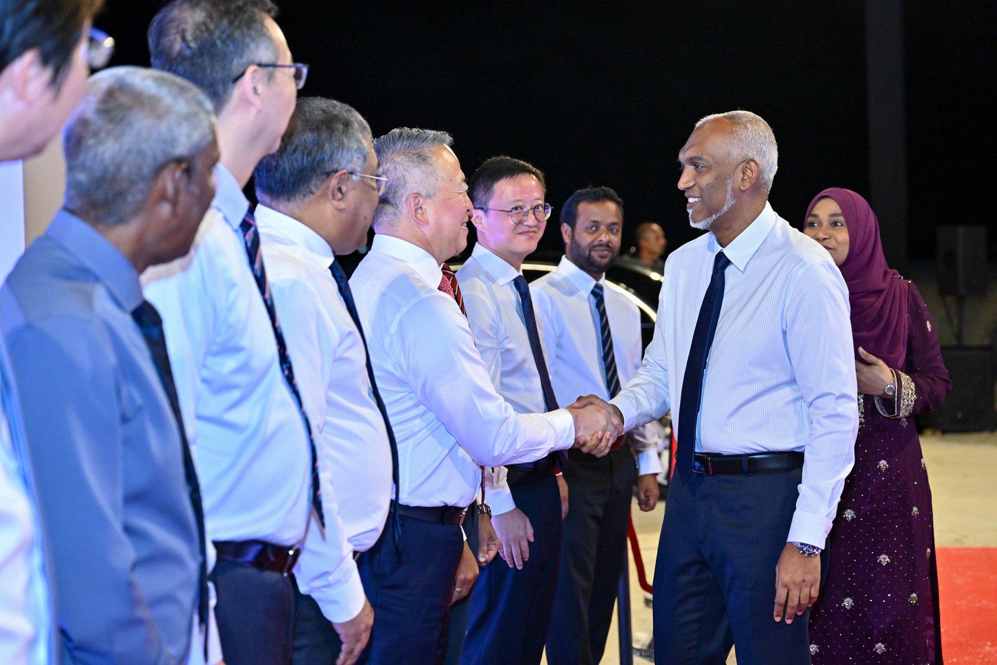 ބީއެމްއެލްގެ "އެފޯޑަބަލް ހައުސިންގ" ޔުނިޓްގެ މަޝްރޫޢުގެ ބިންގާ އެޅުމުގެ ރަސްމިއްޔާތު ރައީސް ޝަރަފުވެރިކޮށްދެއްވައިފި