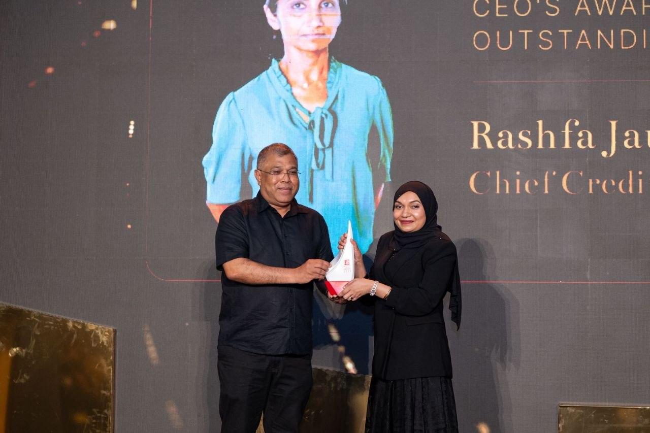 ބީއެމްއެލްގެ ސްޓާފް އެވޯޑްސްގައި އެންމެ ރަނގަޅަށް މަސައްކަތްކުރި މުވައްޒަފުންގެ އަގުވަޒަންކޮށްފި