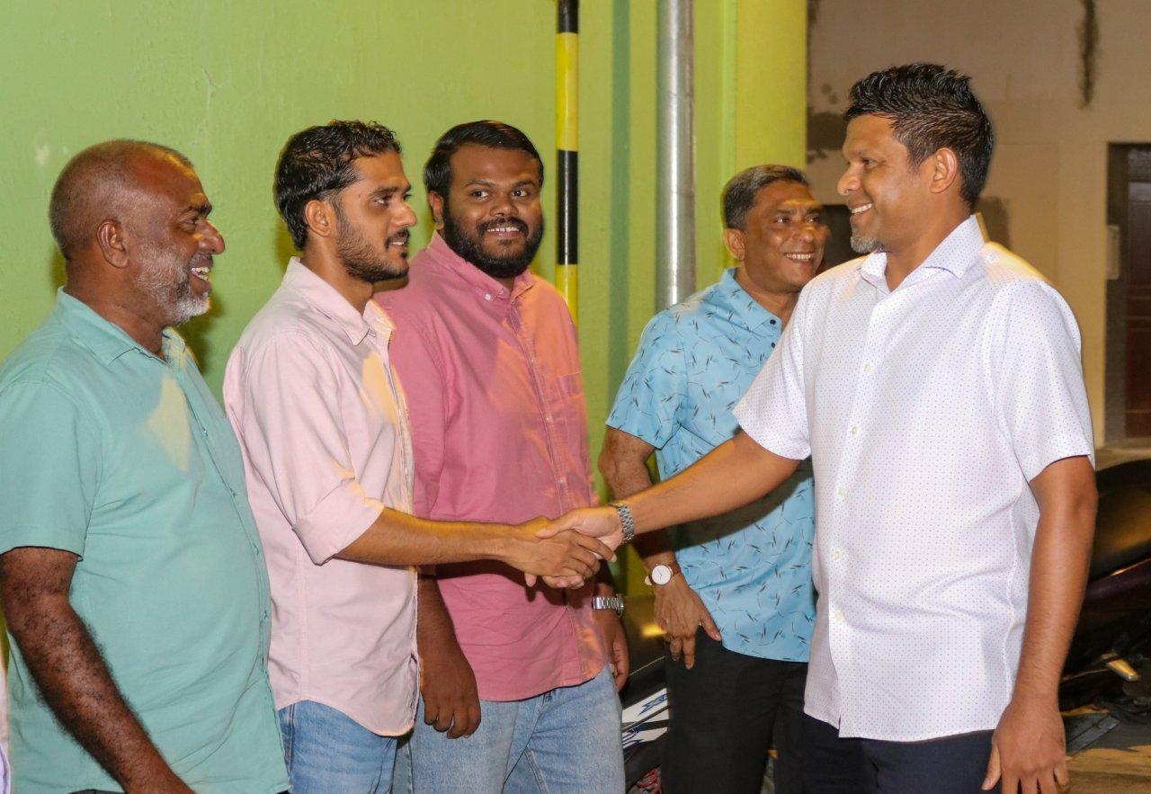 ނައިބު ރައީސް ތިނަދޫ ސިޓީގައި ދޮރުން ދޮރަށް ހިންގަވައިފި 