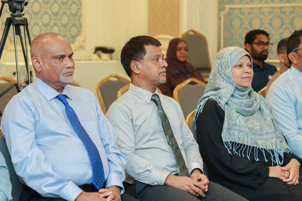 ހިއްމަފުށި ޞިއްޙީމަރުކަޒުގެ އައު އިމާރާތުގެ މަސައްކަތުގެ އެއްބަސްވުމުގައި ސޮއިކޮށްފި