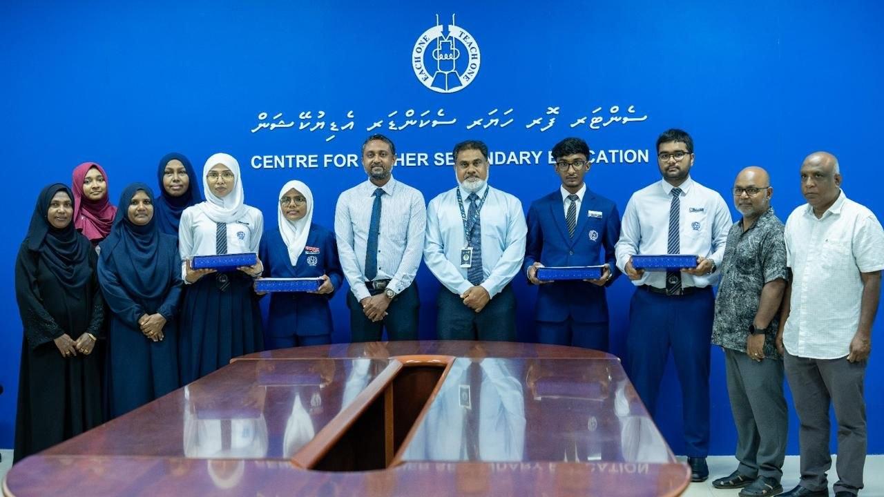 ސީއެޗްއެސްއީގެ ހަތަރު ދަރިވަރަކަށް އެމްއޭސީއެލް މެރިޓް އެވޯޑް 2025 ދީފި