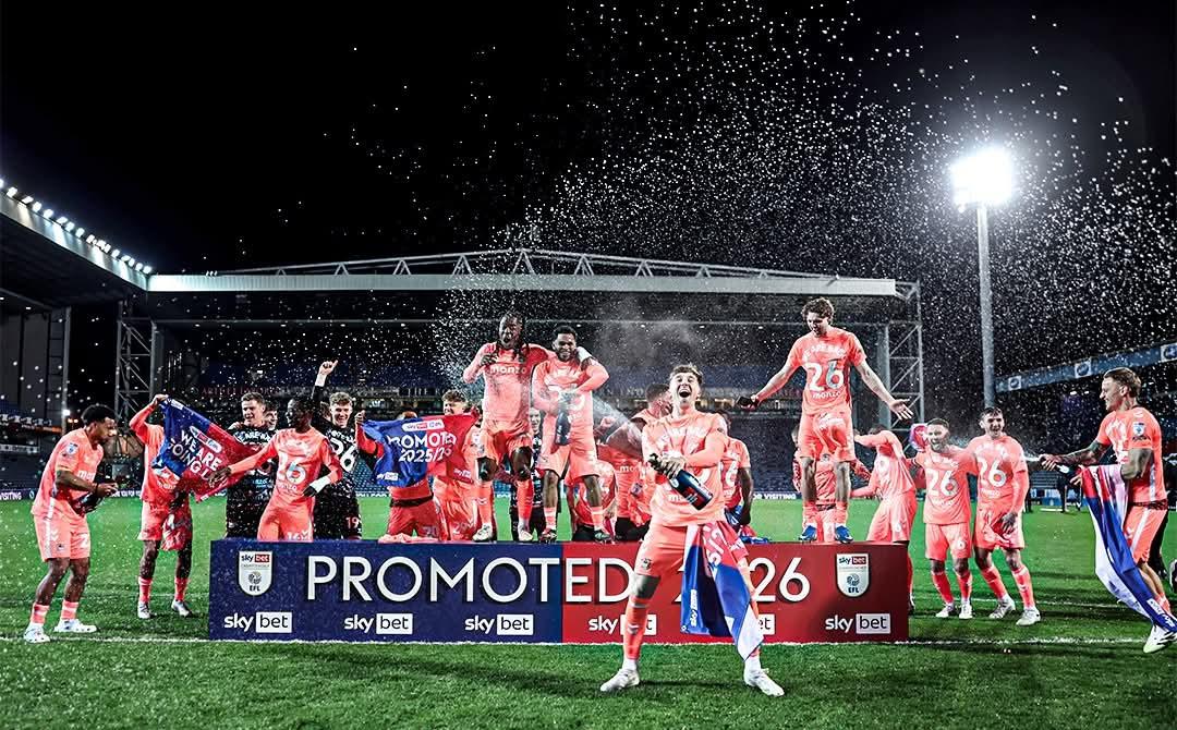 2001 ގެ ފަހުން ފުރަތަމަ ފަހަރަށް ކޮވެންޓްރީ، ޕްރެމިއާ ލީގަށް ޕްރޮމޯޓްވެއްޖެ