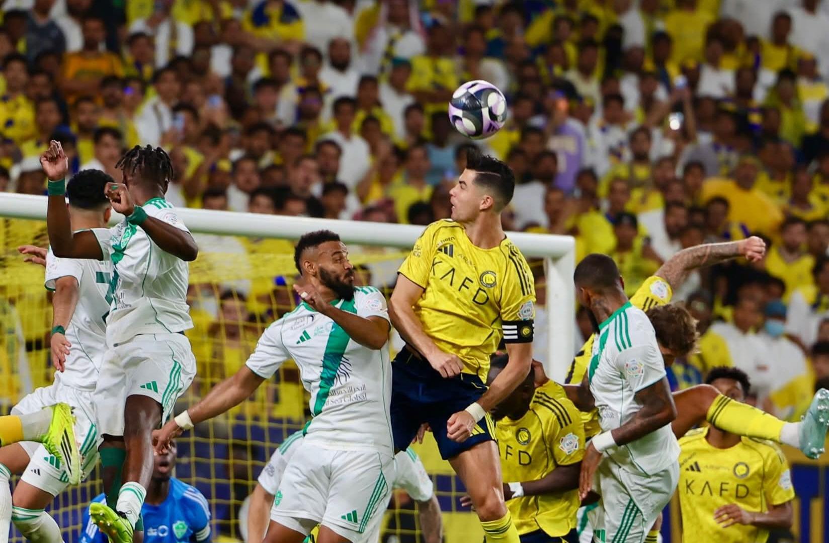 ރޮނާލްޑޯ އަދި ކޯމަންގެ ލަނޑުތަކާއެކު އަލް އަހްލީ ބަލިކޮށް އަލް ނަސްރުން ލީގު ހޯދުމާއި ފިޔަވަޅެއް ކައިރިއަށް ޖެހިލައިފި