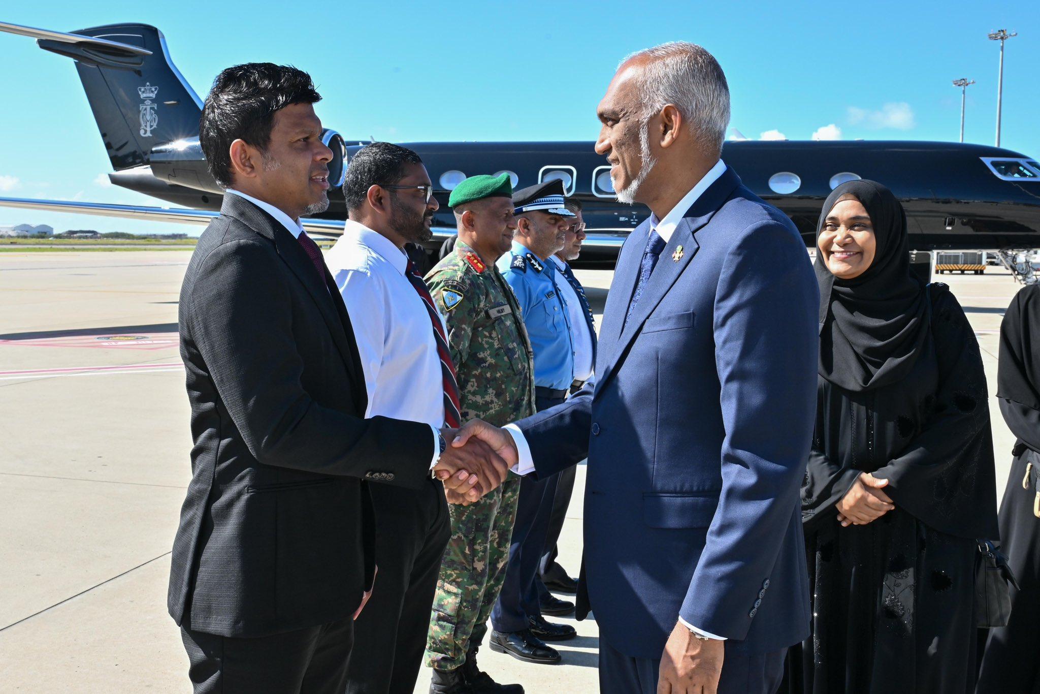 ރައީސްގެ ދެކަނބަލުން އުމުރާއަަށް ވަޑައިގަތުމަށްޓަކައި ފުރާ ވަޑައިގެންފި