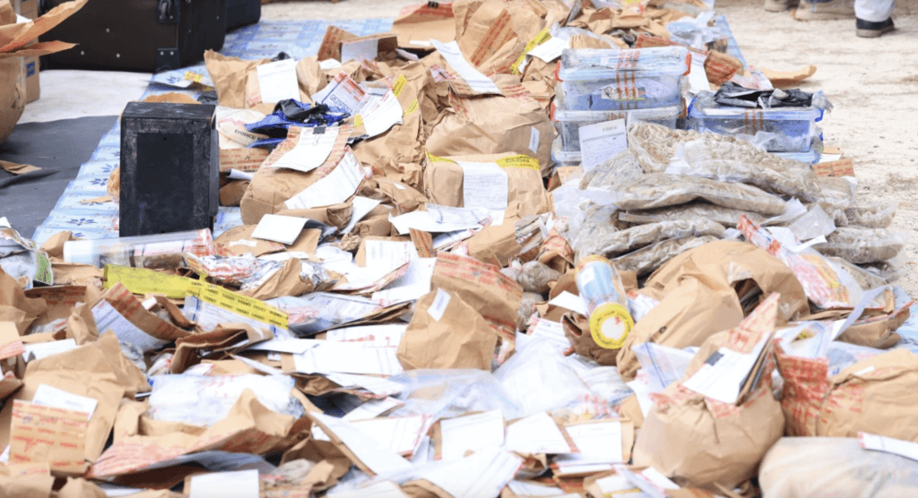  ގިނަ  އަދަދެއްގެ  މަސްތުވާތަކެތި ފުލުހުން ނައްތާލައިފި