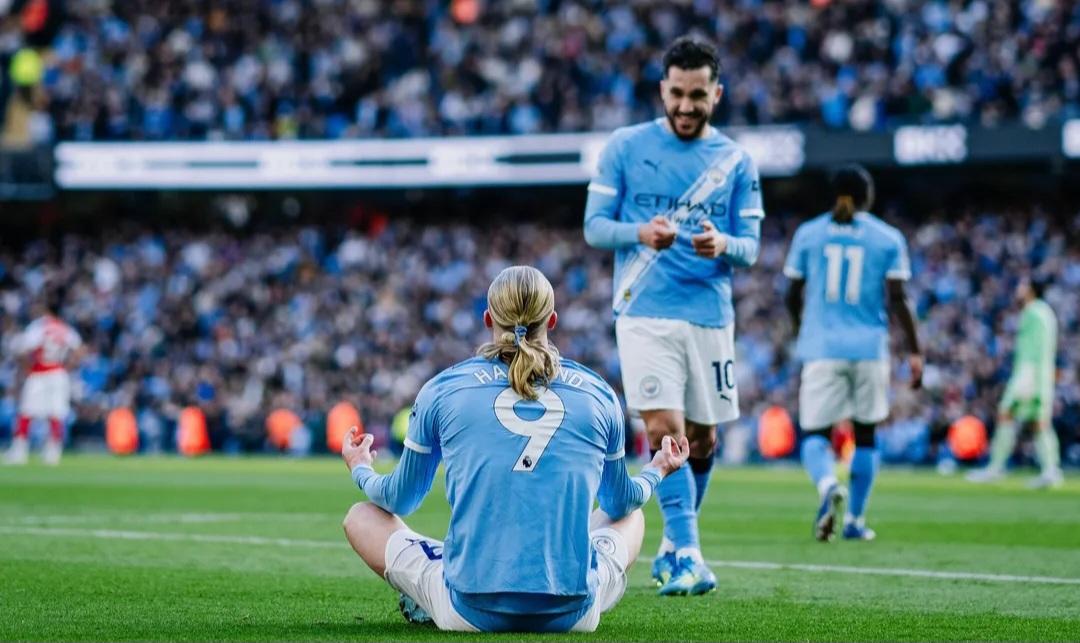 އާސެނަލް ބަލިކޮށް ސިޓީ އިން އަމިއްލަ ބާރުގައި ލީގު ހޯދުމުގެ ފުރުސަތު ފަހިކޮށްފި