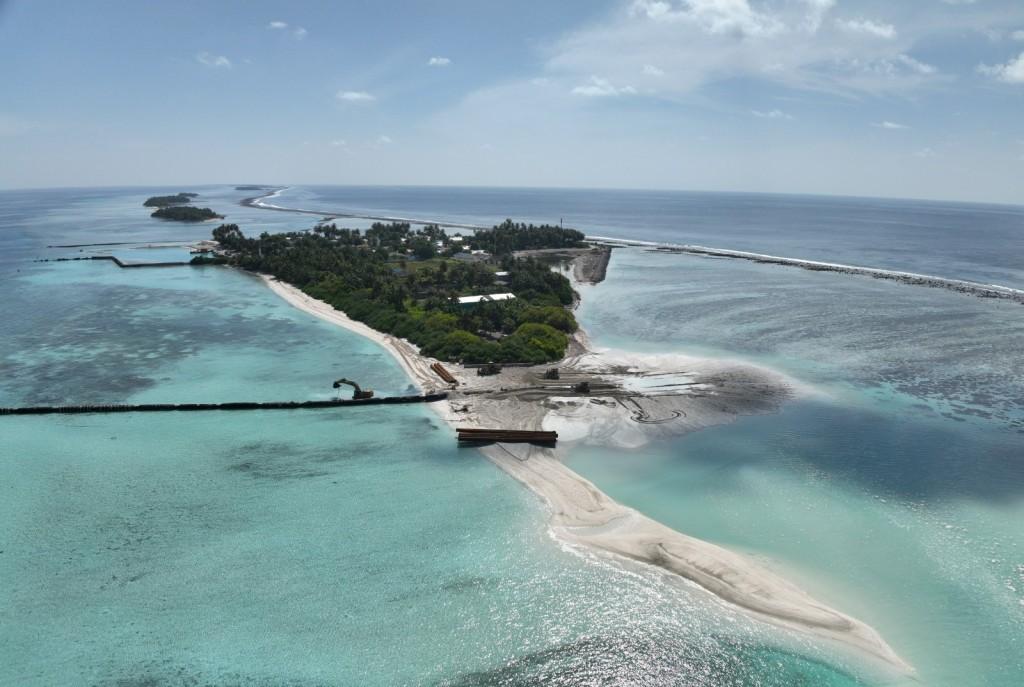 ގާދިއްފުށި ބިން ހިއްކުމުގެ މަސައްކަތް ފަށައިފި