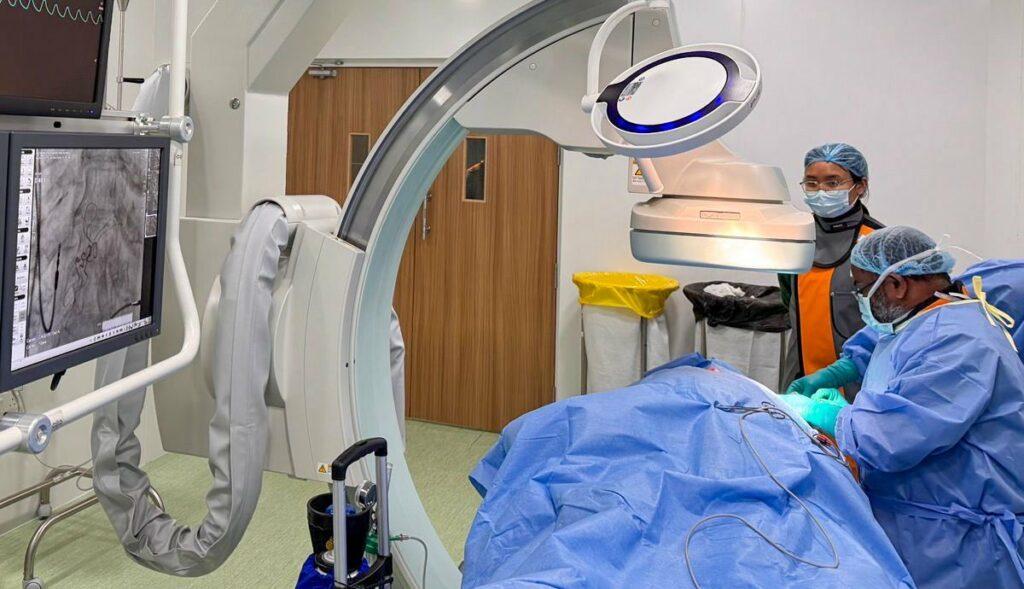 އައްޑޫ އިކުއެޓޯރިއަލް ހޮސްޕިޓަލްގައި އައިސީޑީ އަދި ޕާމަނަންޓް ޕޭސްމޭކަރު ހަރުކުރުމުގެ ހިދުމަތް ފަށައިފި