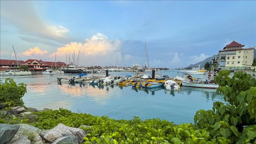 މޮރިޝަސްއަށް ޗާގޯސް ދިނުން އިނގިރޭސިވިލާތުން މަޑުޖައްސާލައިފި! 