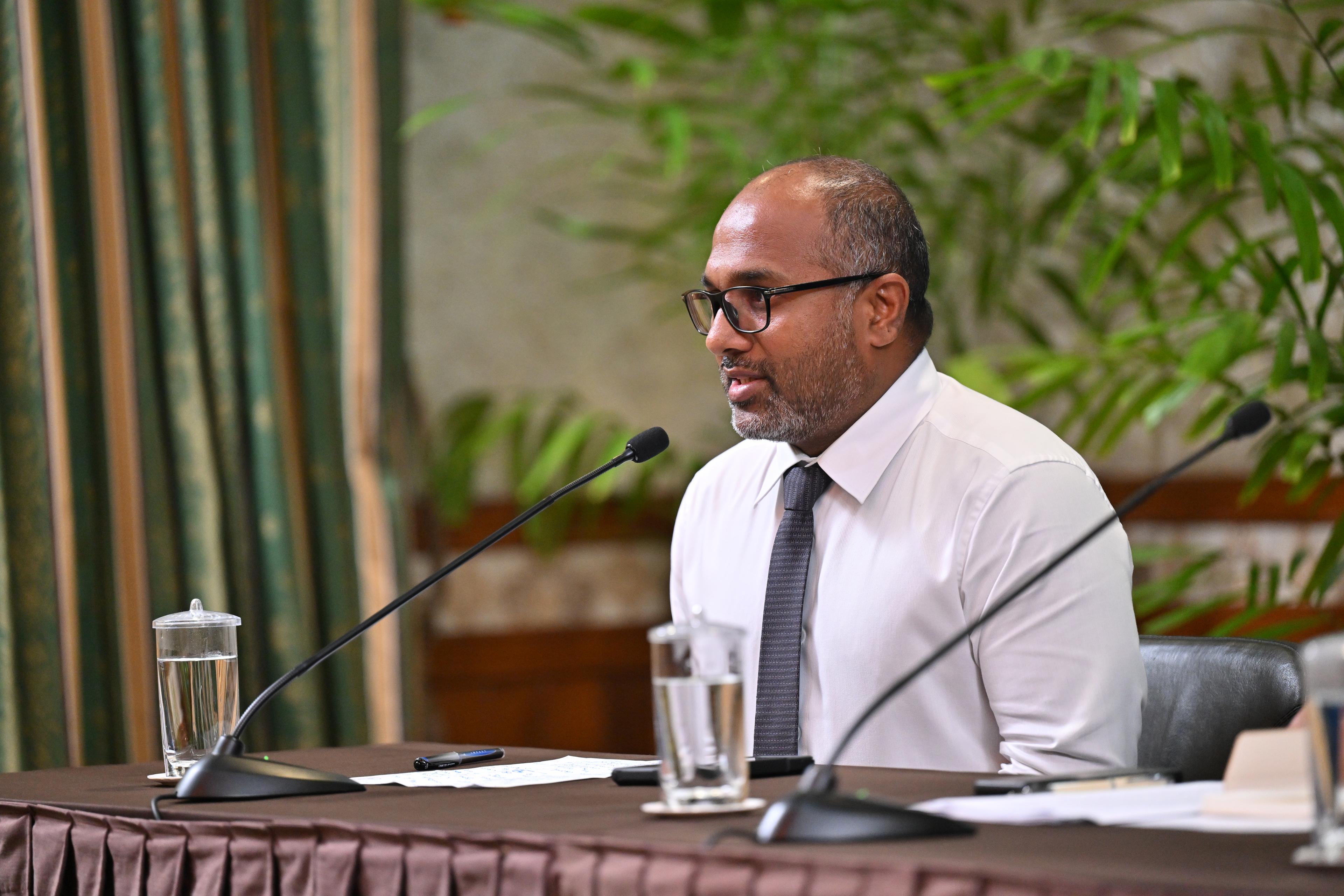 ރާއްޖެއަށް އެތެރެކުރާ މުދާ ކޮންޓެއިނަރ ސްކޭން ކުރެވޭ ގޮތް ހަދަނީ