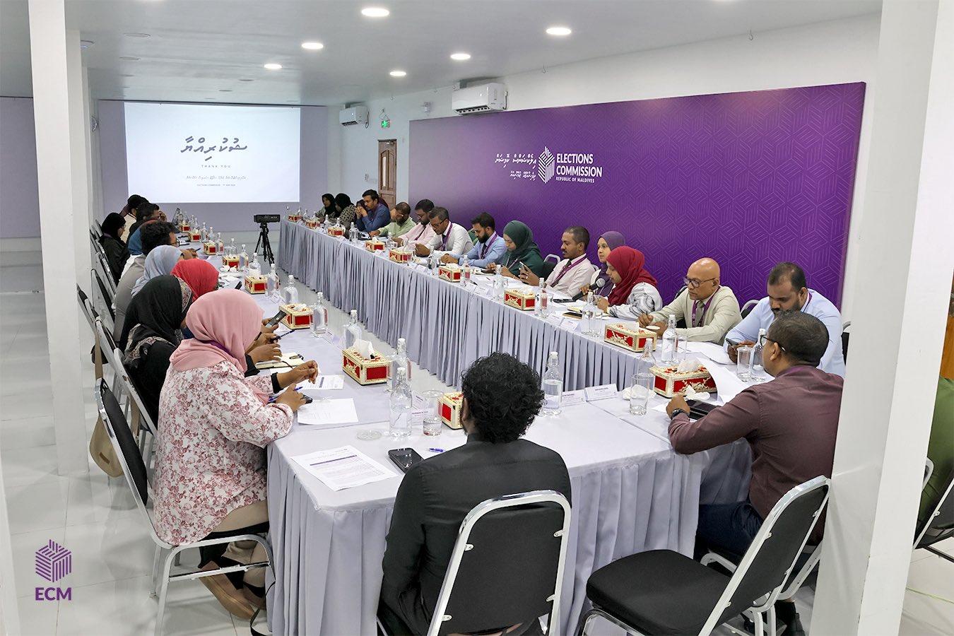 އަލަށް އިންތިޚާބުވި ކައުންސިލްތަކުން ހުވާކުރުން ކުރިއަށްގެންގޮސްފި