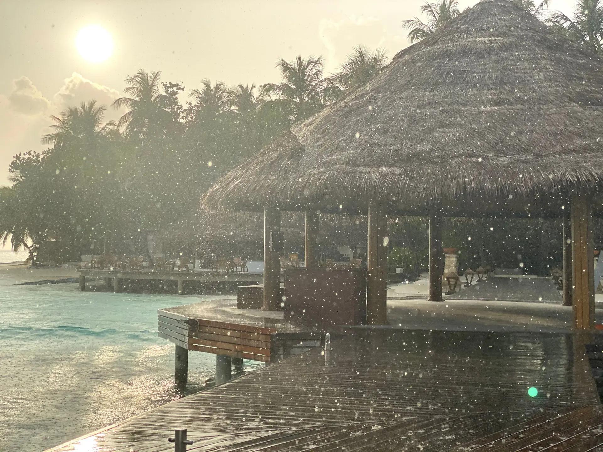 ބަންގާޅު ކަނޑާއި ޢަރަބި ކަނޑުގައި ތިން ކޮޅިގަނޑު، ސަމާލުވޭ! 