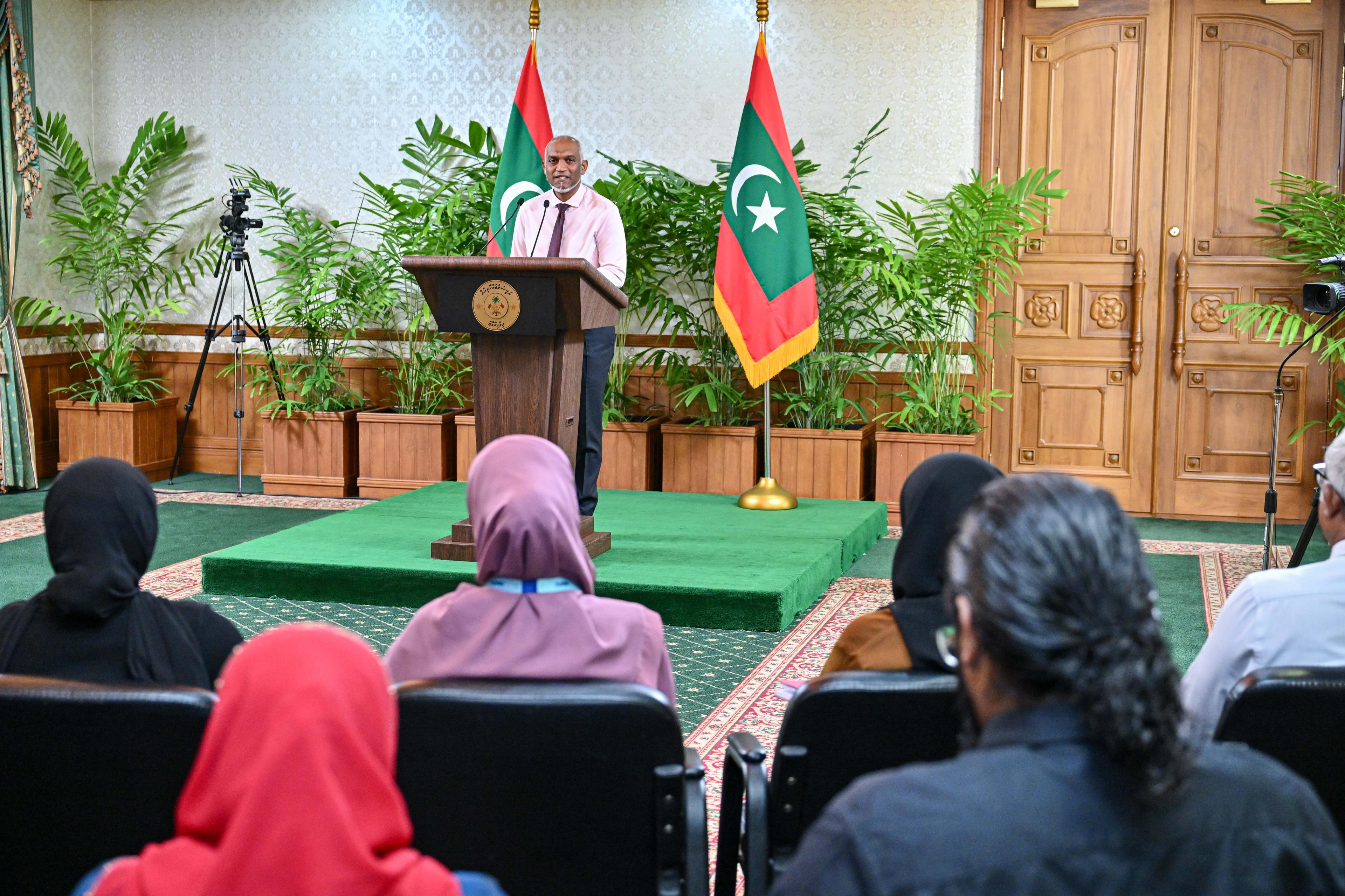 މެދުއިރުމަތީގެ ހަމަނުޖެހުންތަކުން ދިމާވި ދަތިތައް ހައްލުކުރެވި، މަޝްރޫޢުތައް ހަލުވިވެގެންދާނެ: ރައީސް