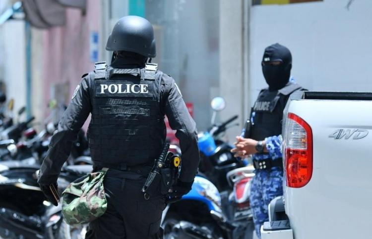 ހޯދަމުންދިޔަ ފުލުހަކު، ކަނޑުގެ އަޑިން ނިޔާވެފައި އޮއްވާ ފެނިއްޖެ