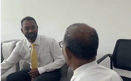 ޗެއާޕާސަން އިންތިޙާބަށް ފަހު  ރައީސް ނަޝީދު މީކާއީލް އާ ބައްދަލުކުރައްވައިފި