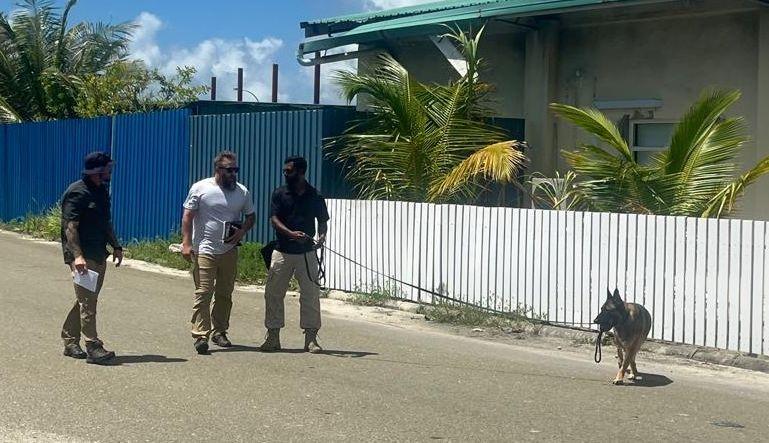 އޮޕަރޭޝަންތަކުގައި ކުއްތާ ބޭނުންކުރާނެ ގޮތުގެ ތަމްރީން ފުލުހުންނަށް ދީފި
