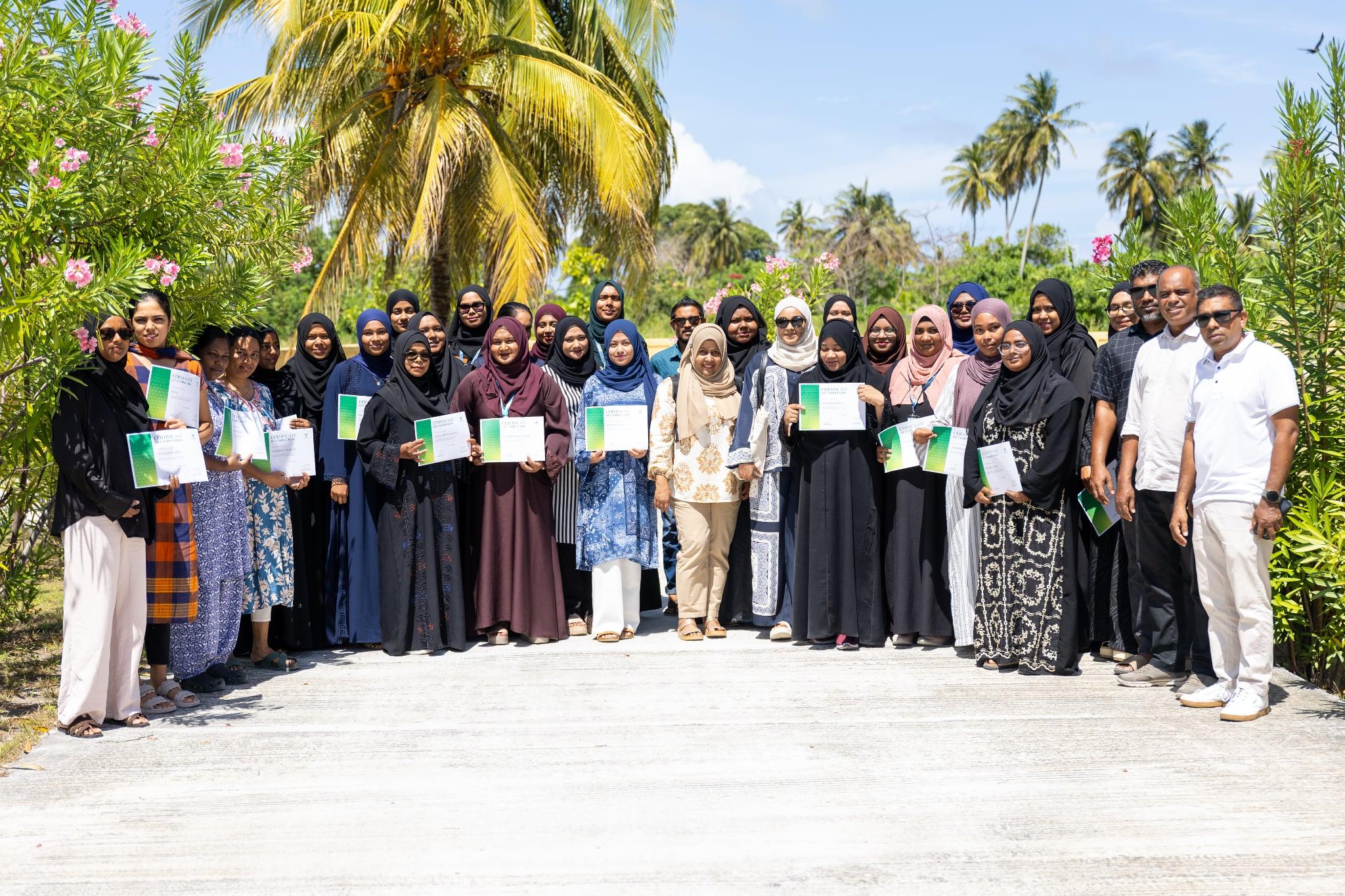 ޓްރީޓޮޕުން ލ. އަތޮޅުގައި މަލްޓި ސްޕެޝަލިޓީ ހެލްތު ކޭމްޕް ކުރިއަށް ގެންގޮސްފި 