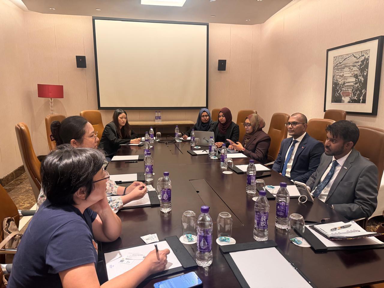 ޗައިނާ ފަތުރުވެރިންގެ އަދަދު އިތުރުކުރުމަށް ބެއިންޖިންގަ ބައްދަލުވުންތަކެއް!