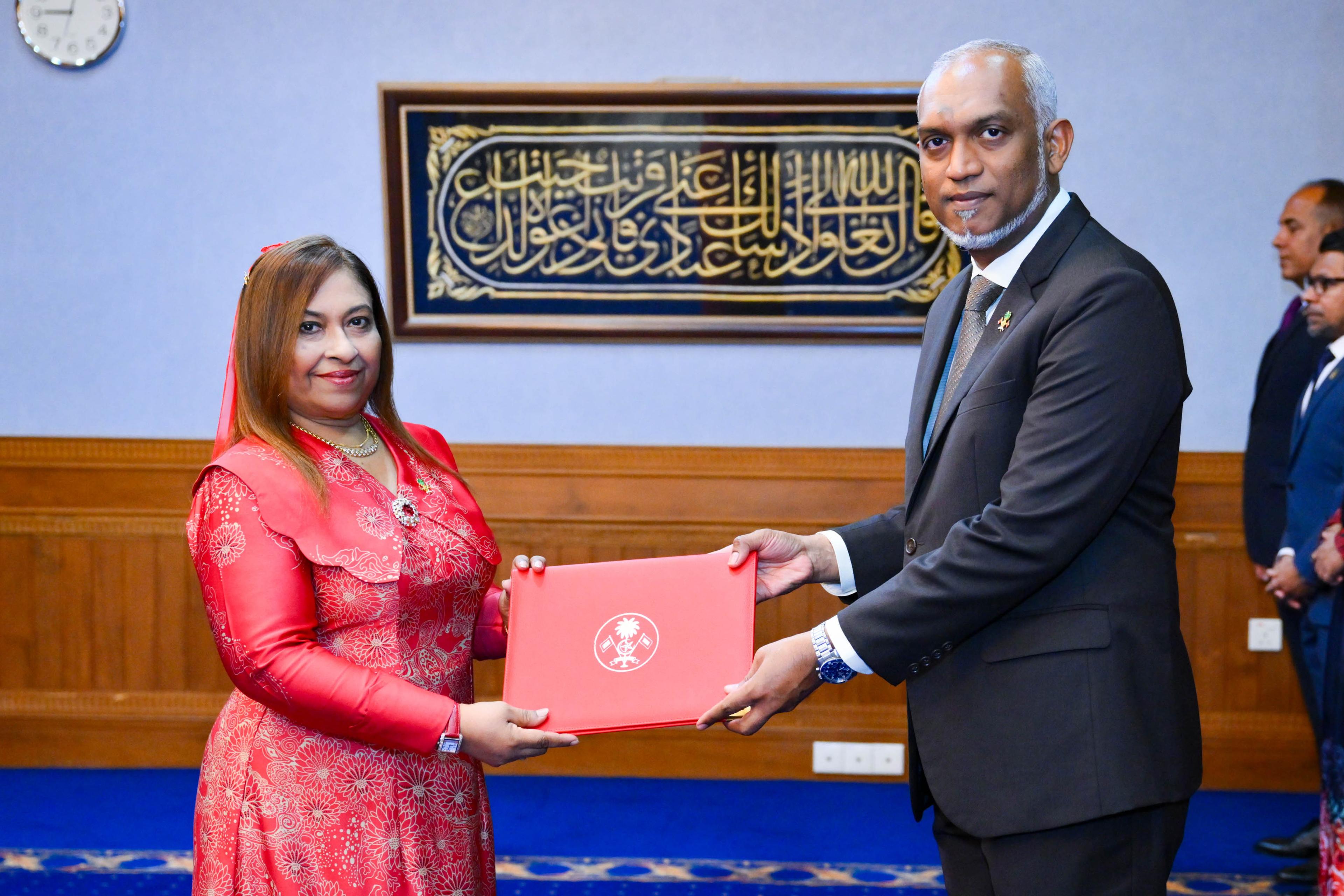 އިނގިރޭސިވިލާތަށް ކަނޑައަޅުއްވާފައި ހުންނަވާ ސަފީރަކަށް ޖަމީލާ