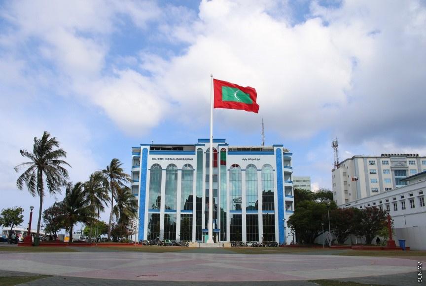 ވަގަށް ނެގި ސައިކަލަކާއެކު މީހަކު ހައްޔަރުކޮށްފި