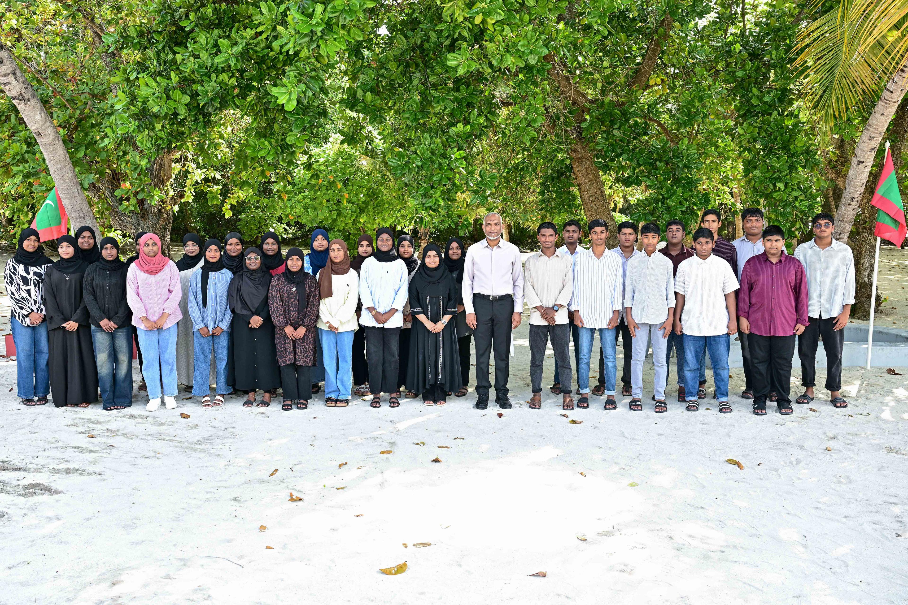 ކުރިމަގުގަ ރާއްޖެ ހަމަ މަގަށް ގެންދިއުމުގެ ހުރިހާ ވެސް ބާރެއް އޮތީ ދަރިވަރުންގެ އަތްމަތީގަ: ރައީސް