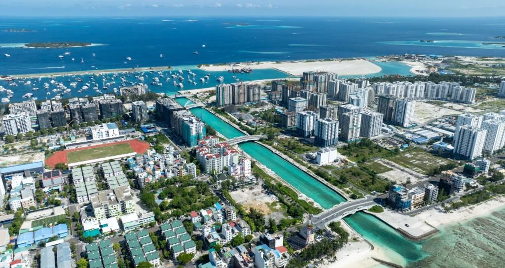 ހިޔާ ފްލެޓް 12 ވަނަ ޓަވަރުގައި ޖިންސީ ގުޅުން ހިންގަމުންދިޔަ މައްސަލައެއް ބަލަން ފަށައިފި!