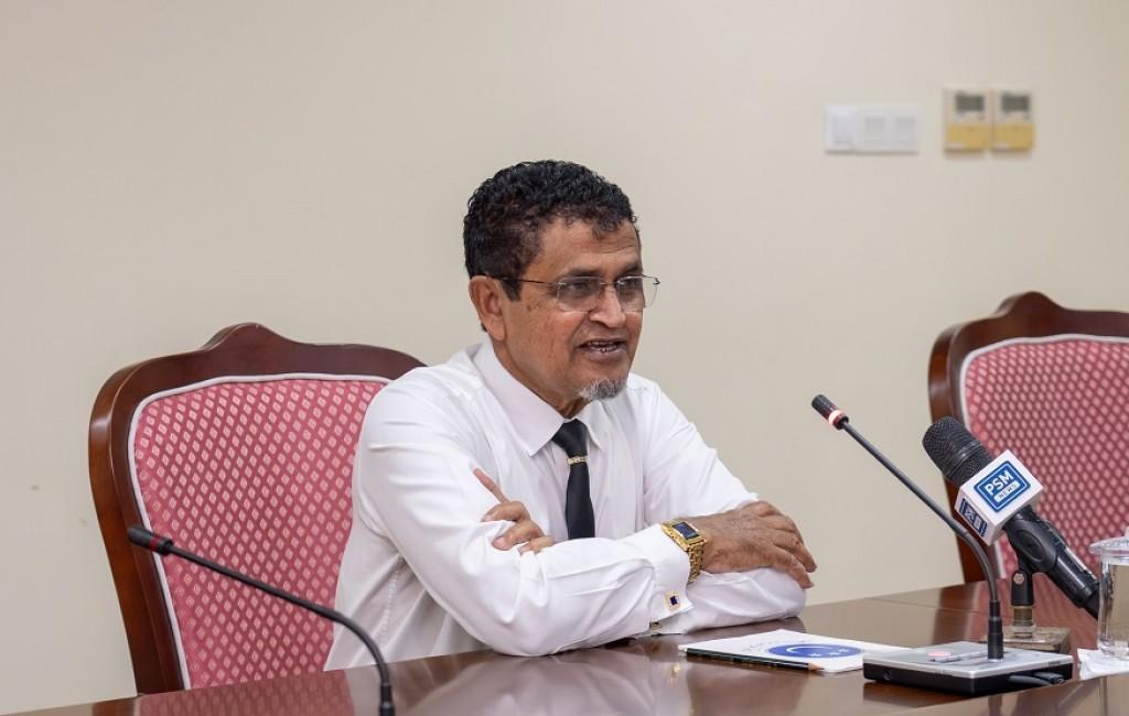 އިންފޮމޭޝަން ކޮމިޝަނަރ ކަން އަލުން ލިބިއްޖެނަމަ މައުލޫމާތު ބޭނުން ވުމުގެ ކުރިން ހާމަކޮށްދޭނަން: އަޒީޒް