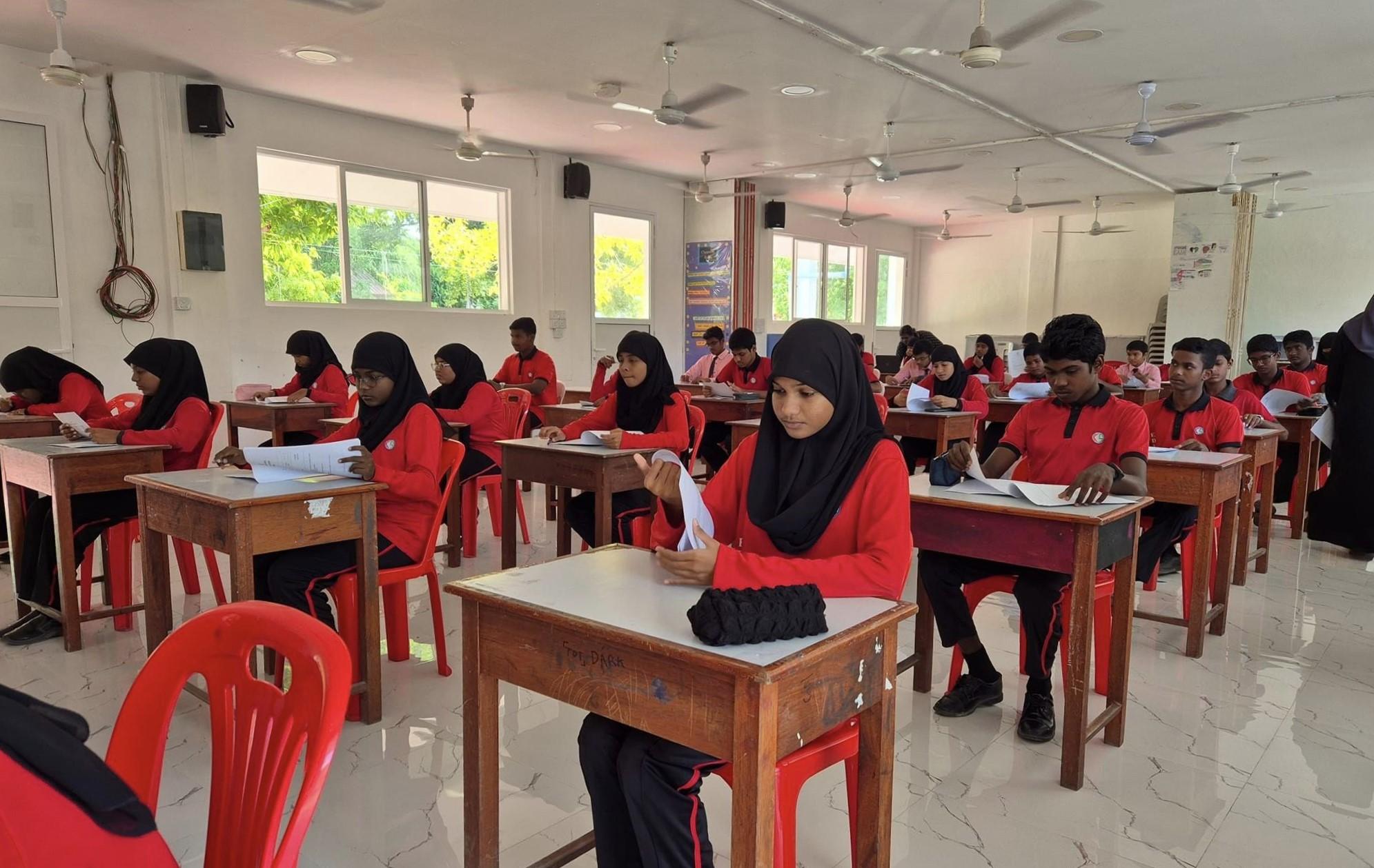 8000 އަށް ވުރެ ގިނަ ދަރިވަރުންނާއެކު އޯލެވެލް އަދި އެޗްއެސްސީ އިމްތިހާނު ފަށައިފި