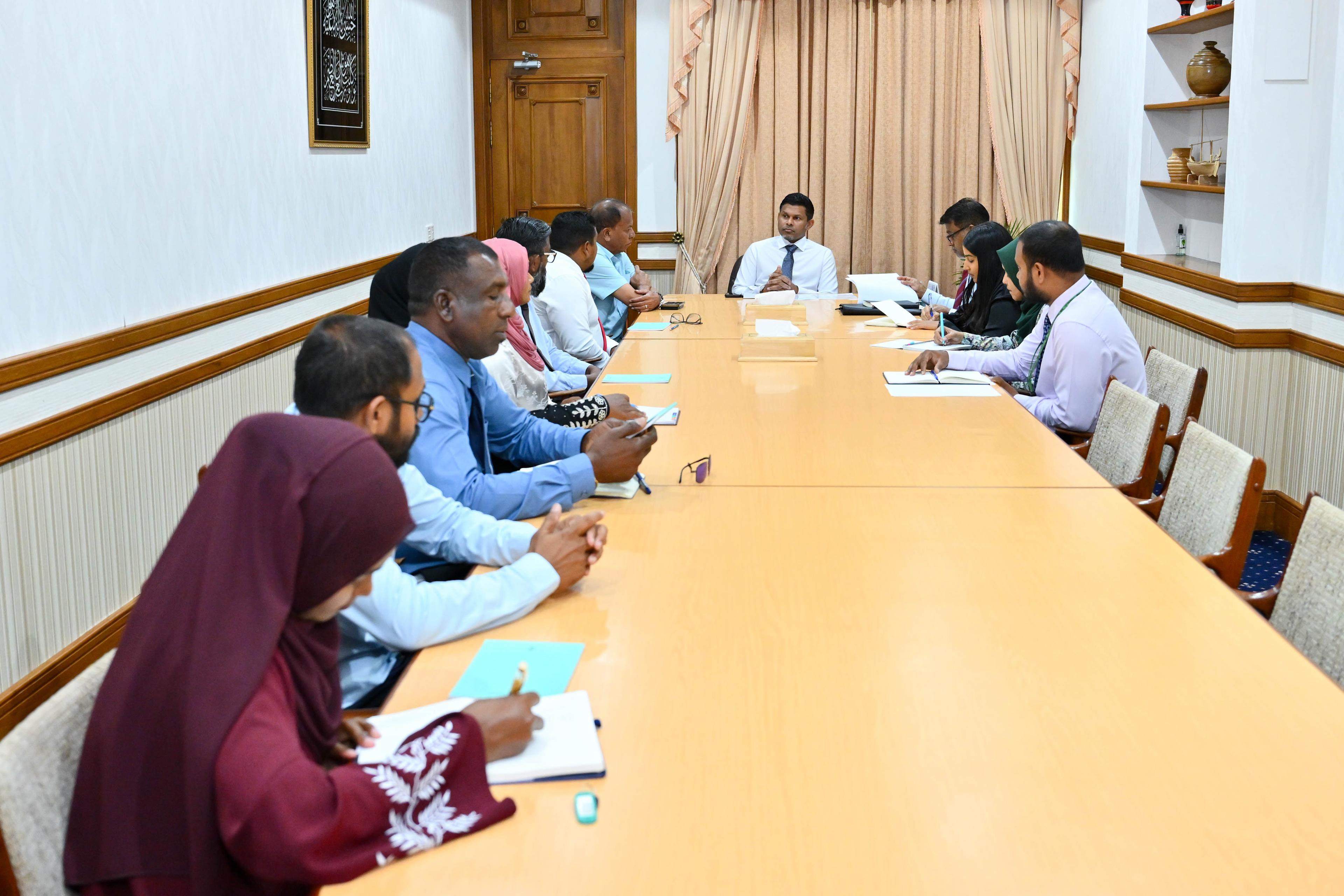 ނައިބު ރައީސް ނޮޅިވަރަންފަރު ކައުންސިލާއި ބައްދަލުކުރައްވައިފި 
