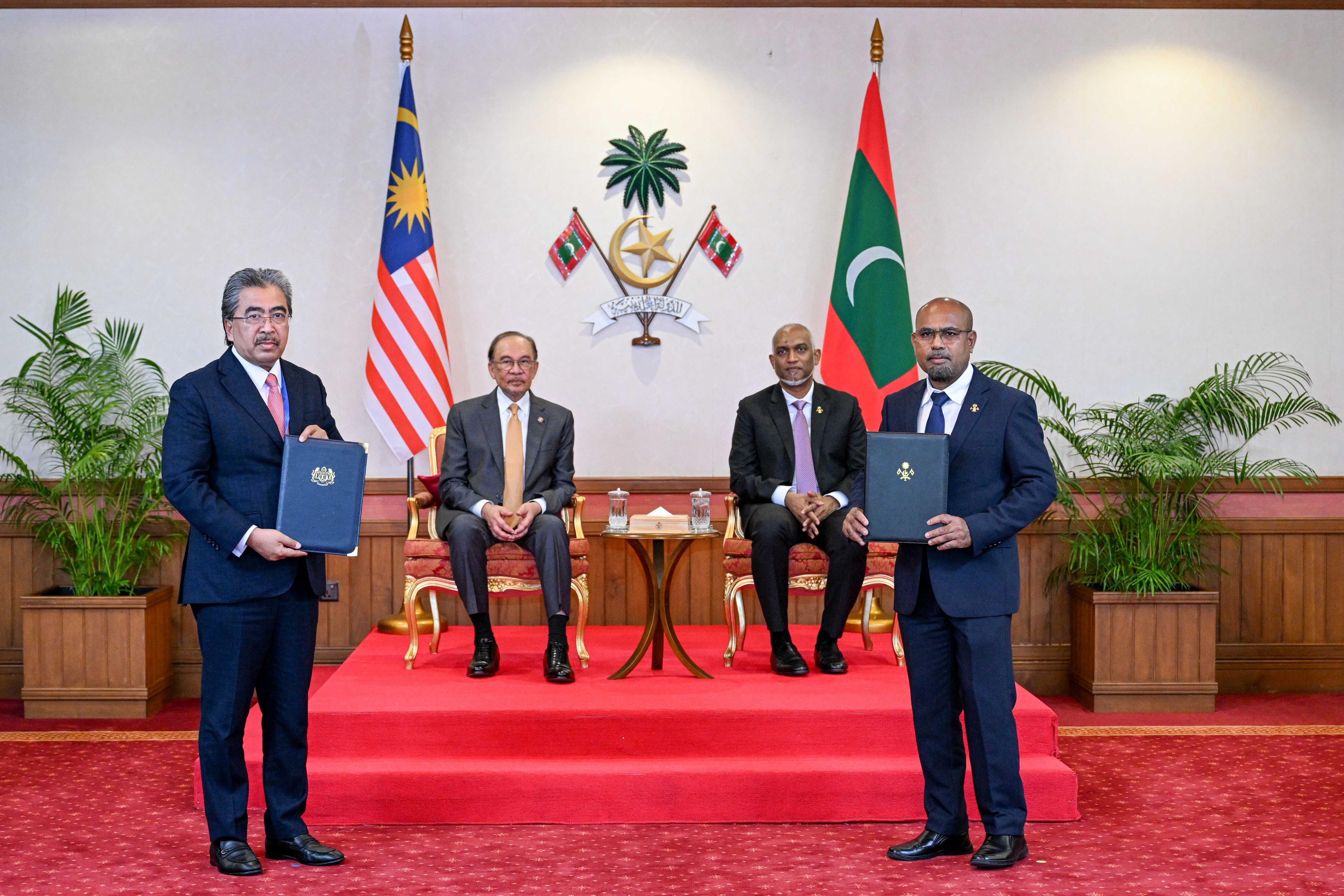   ދިފާޢީ އަދި އިސްލާމީ ދާއިރާއިން   އެއްބާރުލުން އިތުރުކުރުމުގެ ގޮތުން މެލޭޝިއާއާ އެކު   އެއްބަސްވުމެއްގައި ސޮއިކޮށްފި 