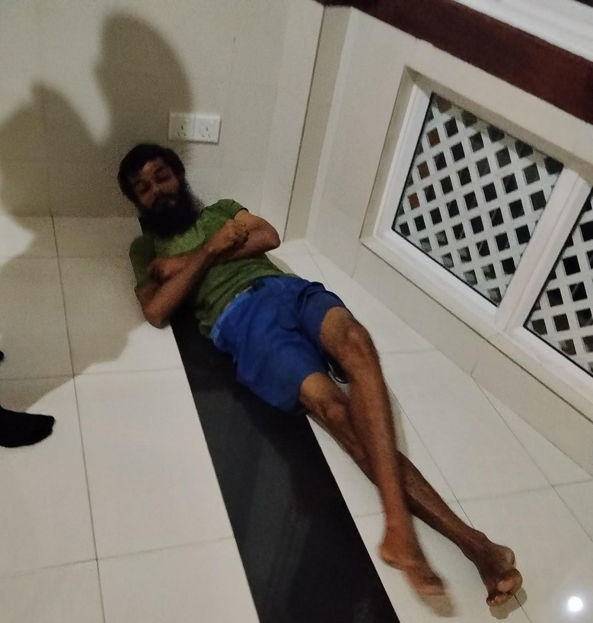 މިސްކިތުގެ ތެރޭގައި ޤަޟާހާޖަތްކުރި މީހަކު ހައްޔަރުކޮށްފި!