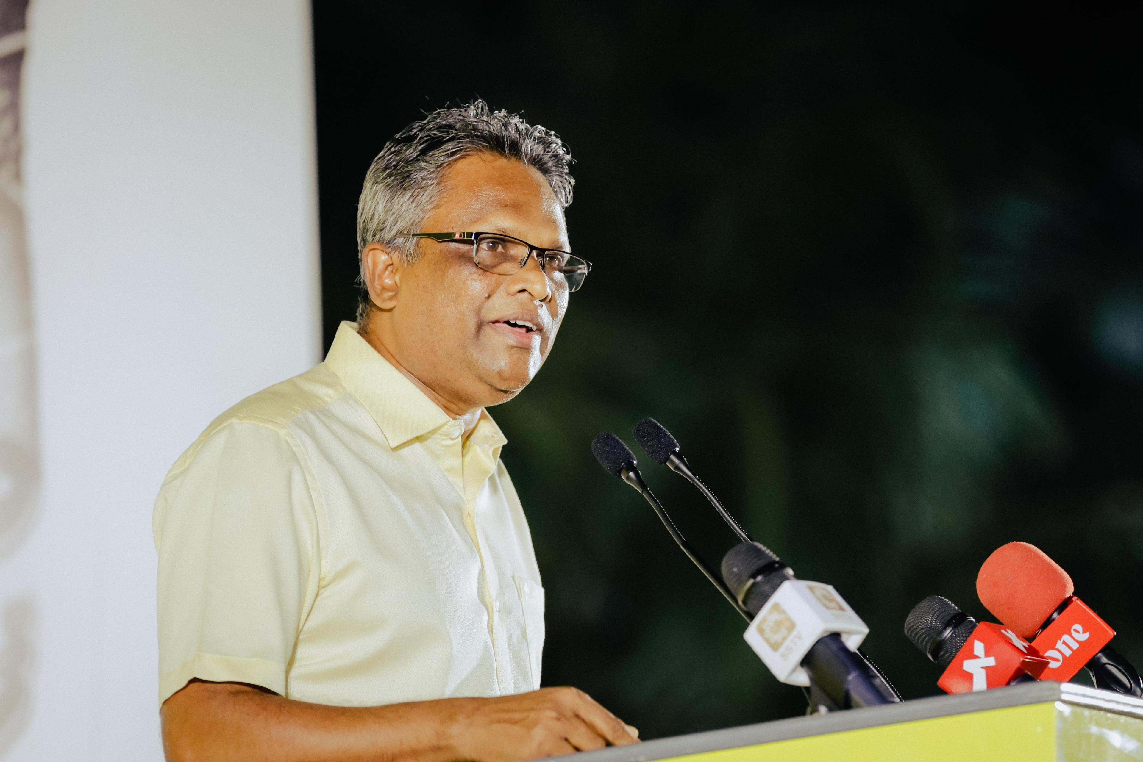 ބެންކޮކަށް ކުރިމަތިވި ފެންބޮޑުވުމުގެ ހާދިސާއާ ގުޅިގެން މާލޭގެ މޭޔަރު ހަމްދަރުދީ ފޮނުއްވައިފި