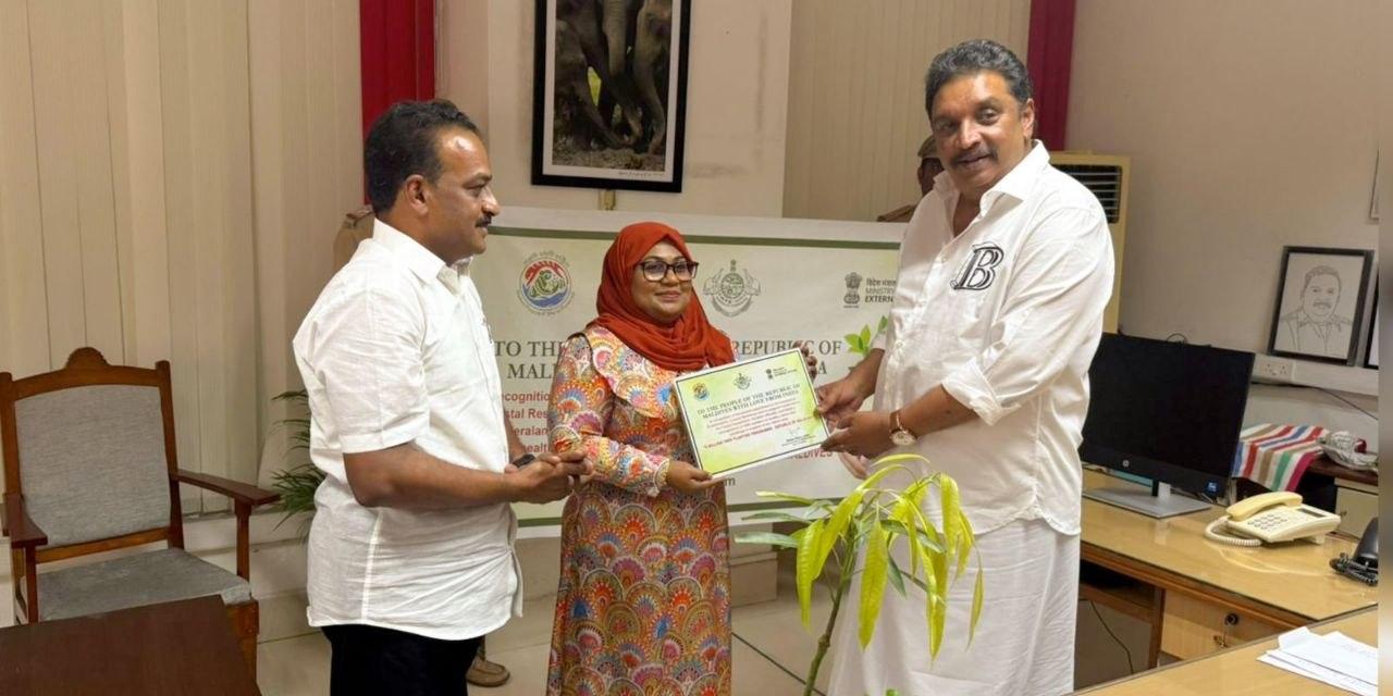 ކެރެލާއިން  1200 ގަސް ރާއްޖެއަށް ހަދިޔާކޮށްފި 
