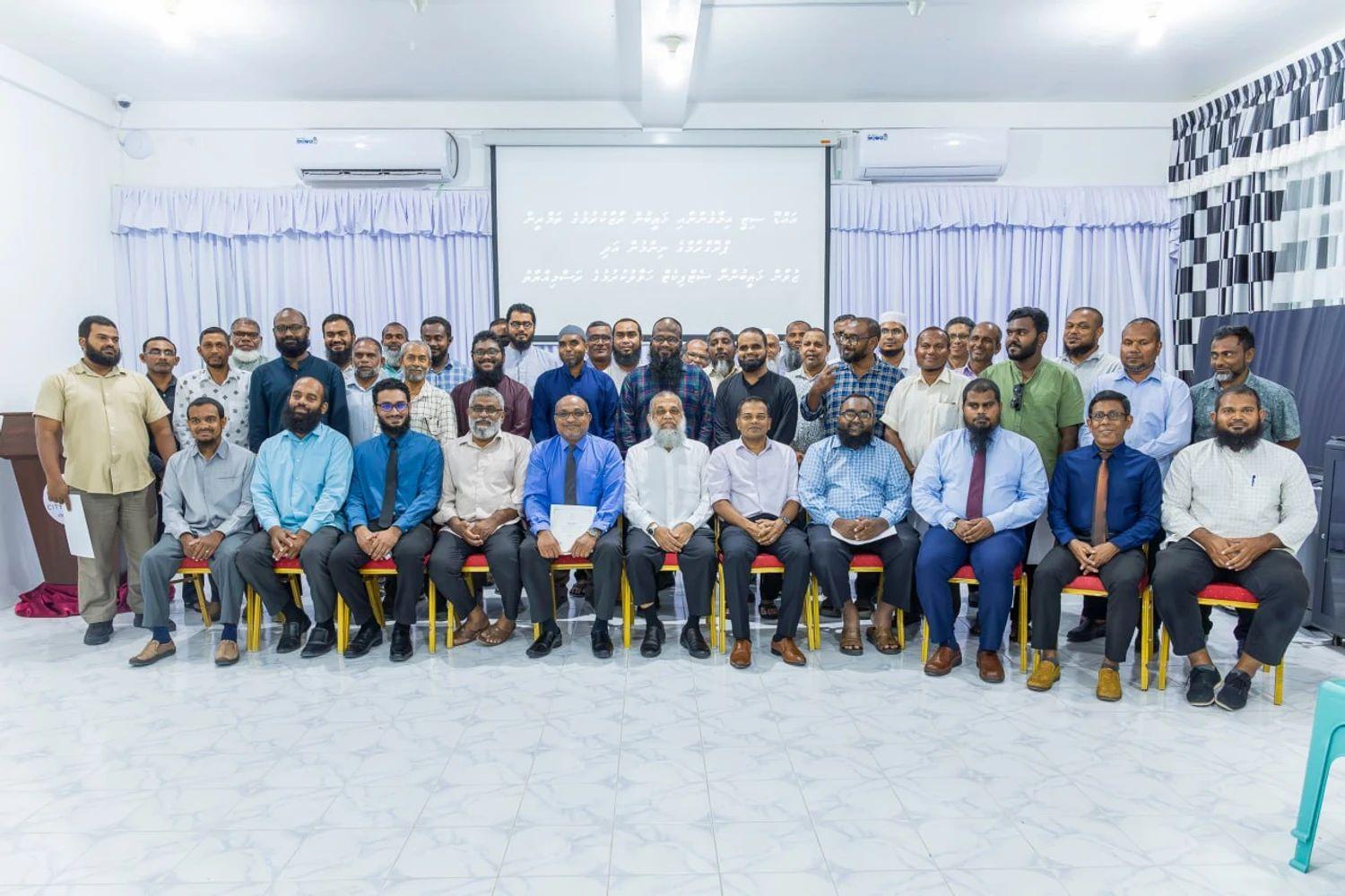 އައްޑޫ ސިޓީ އިމާމުން ތަމްރީންކުރުމަށް ކުރިޔަށްގެންދިޔަ ޕްރޮގްރާމްގެ ބައިވެރިން---ފޮޓޯ: ސަރުކާރު