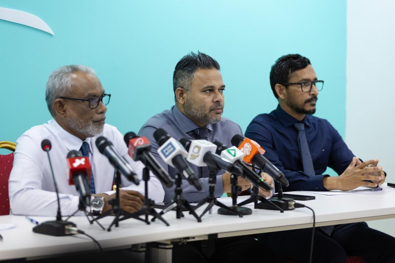 މިނިސްޓަރ ޝިޔާމް ނޫސްވެރިންގެ ބައްދަލުވުމުގައި