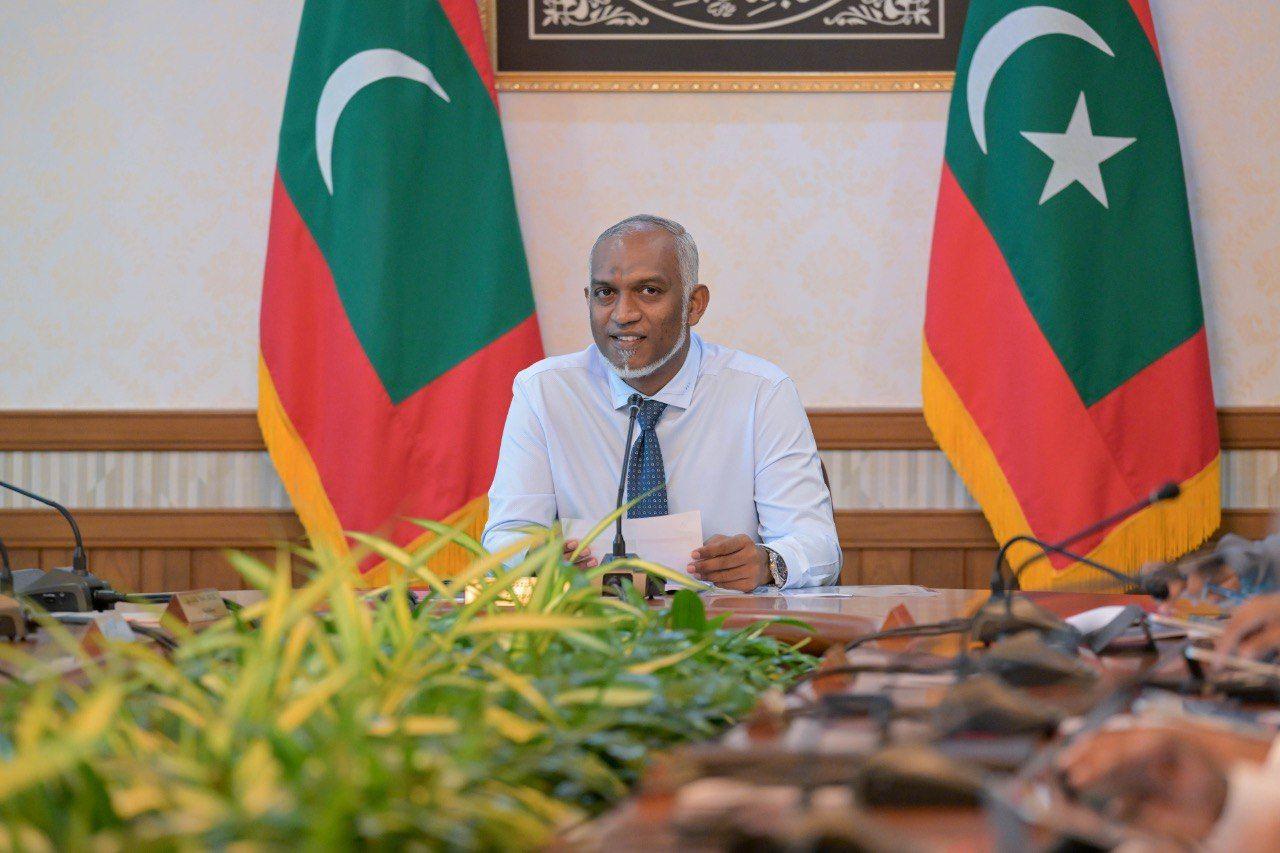 ދިވެހި ފުލުހުން ދެއްވާ ޒިންމާދާރު ޚިދުމަތަށް ފަޚުރުވެރިވަން: ރައީސް ޑރ. މުޢިއްޒު