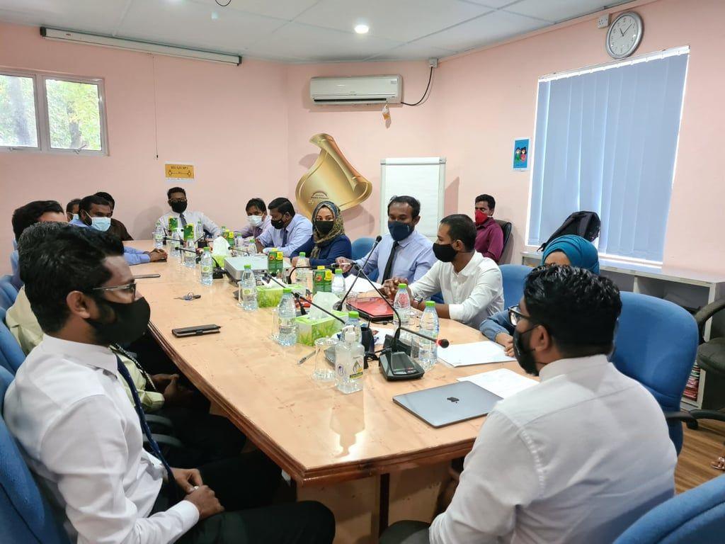 މޯލްޑިވްސް މީޑިޔާ ކައުންސިލްގެ ބައްދަލުވުމެއްގެ ތެރެއިން 