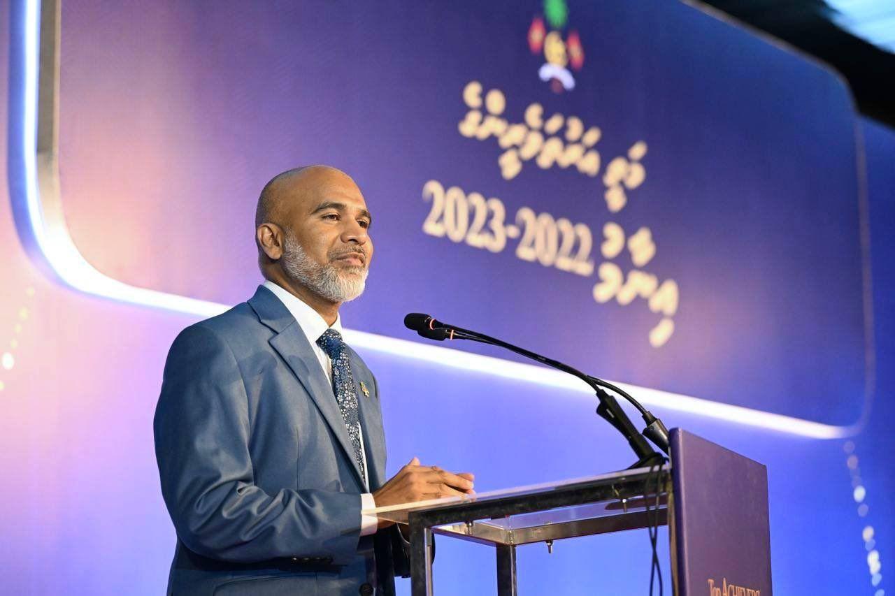 އެޑިއުކޭޝަން މިނިސްޓަރު ޑރ. އިސްމާއީލް ޝަފީއު މިއަހަރުގެ ޓޮޕް އެޗީވާސް އެވޯޑު  ދިނުމަށް ބޭއްވި ތިން ވަނަ ސެޝަންގައި 