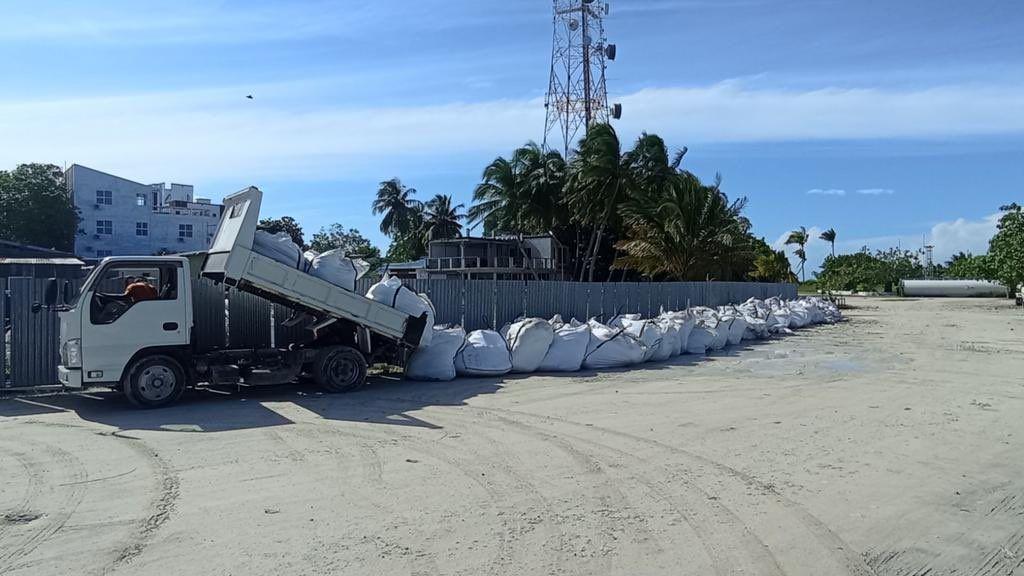 އއ. ރަސްދޫގައި ހައުސިންގ ޔުނިޓު އެޅުމުގެ މަސައްކަތް---- ފޮޓޯ: ހައުސިންގ މިނިސްޓްރީ