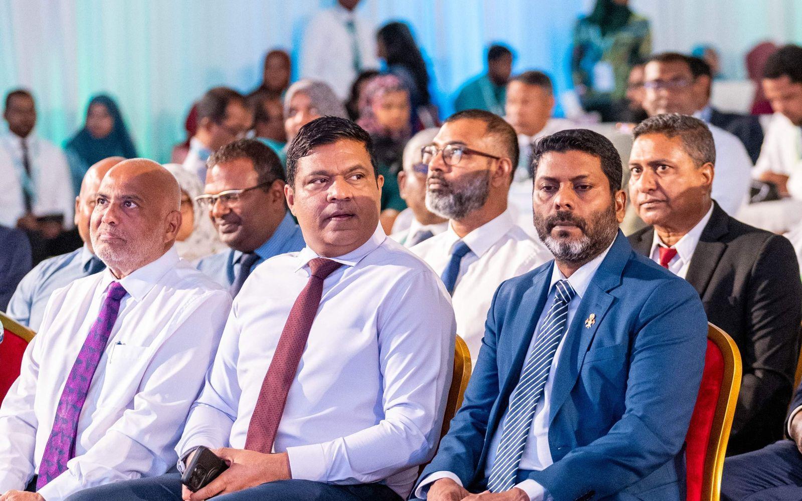 މިނިސްޓަރ އޮފް ޓްރާންސްޕޯޓް މުޙައްމަދު އަމީން (މ)