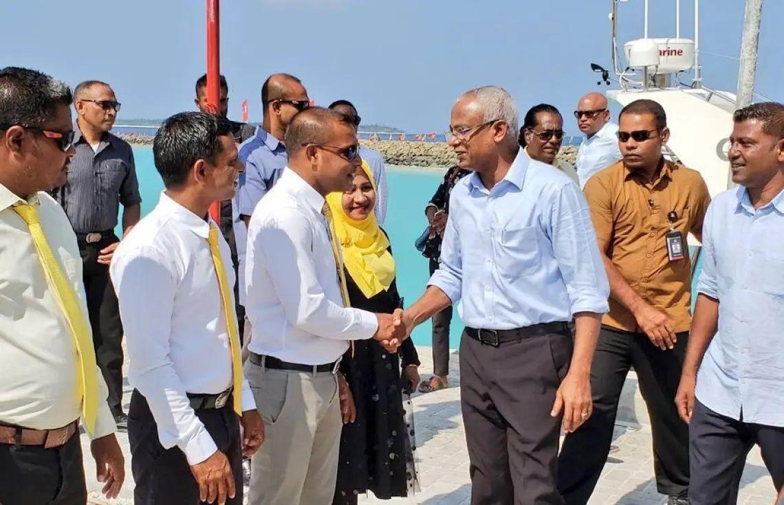 ކުރީގެ ރައީސް އިބްރާހިމް މުހަންމަދު ސޯލިހު ކުރެއްވި ކެމްޕޭން ދަތުރުފުޅެއްގެ ތެރެއިން---- ފޮޓޯ: އެމްޑީޕި