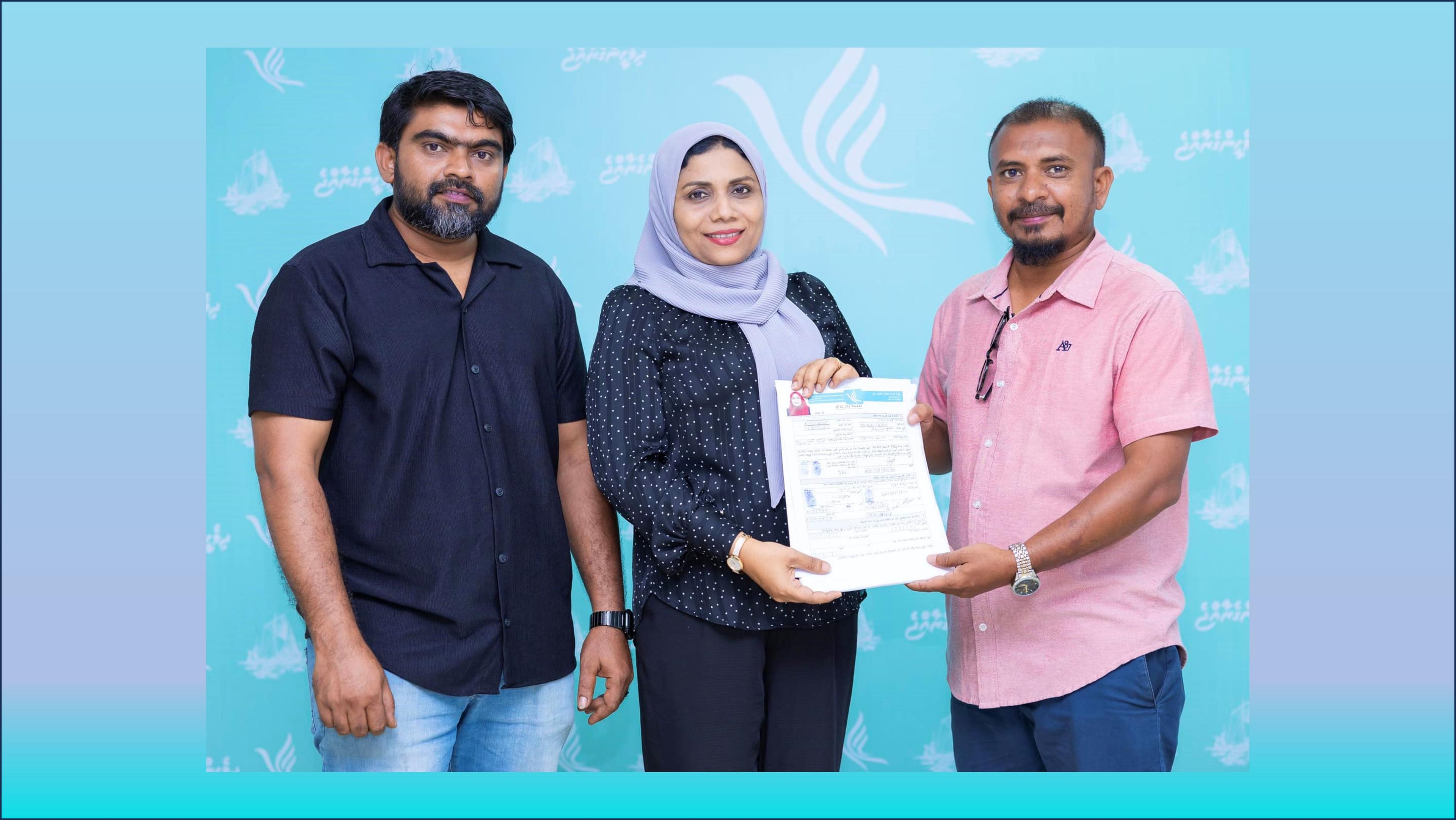 ޕީއެންސީއަށް އަލަށް ގުޅުނު މެމްބަރުންގެ ފޯމުތައް ހަވާލުކުރަނީ ---