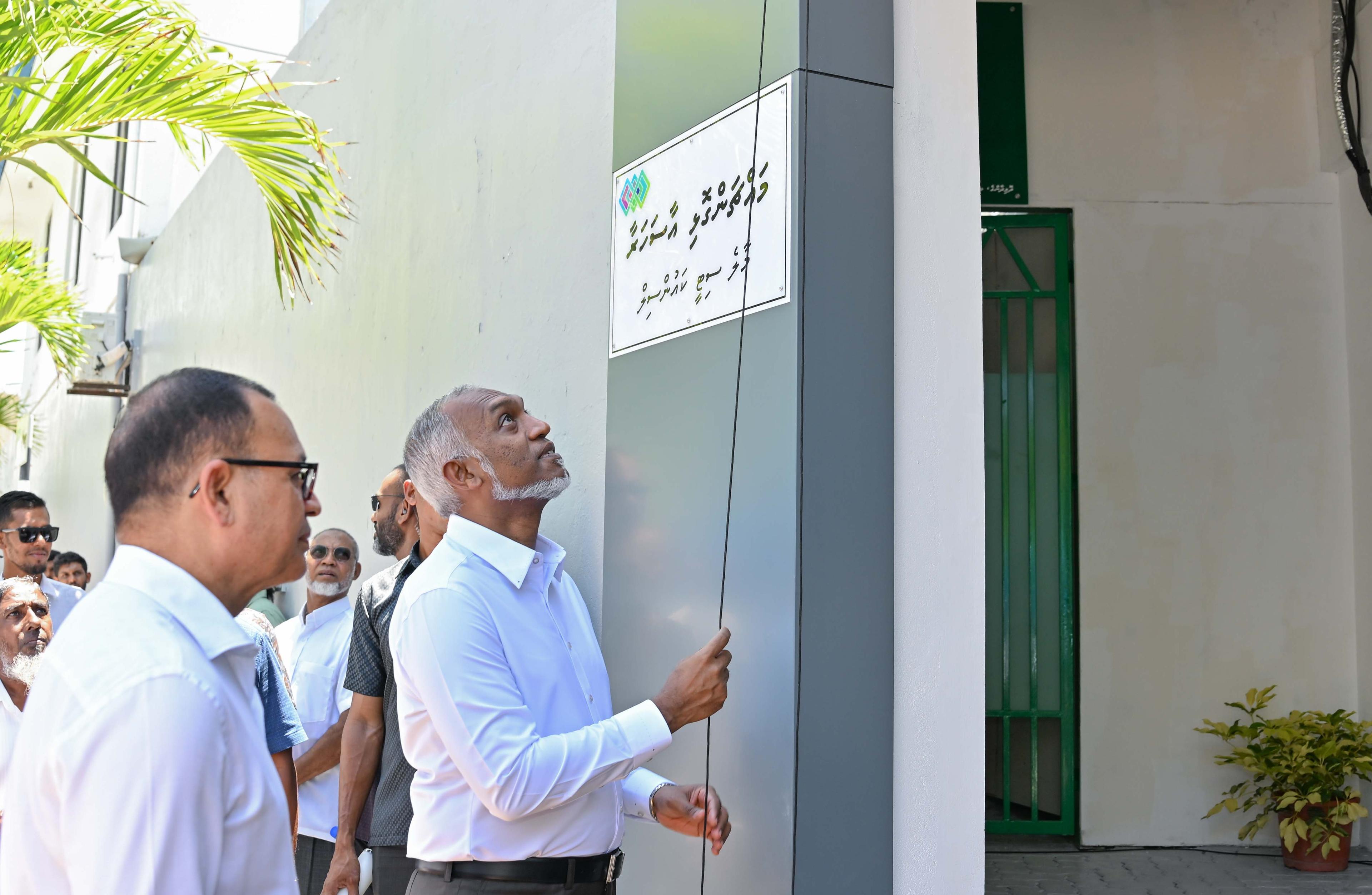 ރޯދައިގެ ކުރިން 15 ވަރަކަށް މިސްކިތް ނިންމައި ހުޅުވޭނެ: ރައީސް