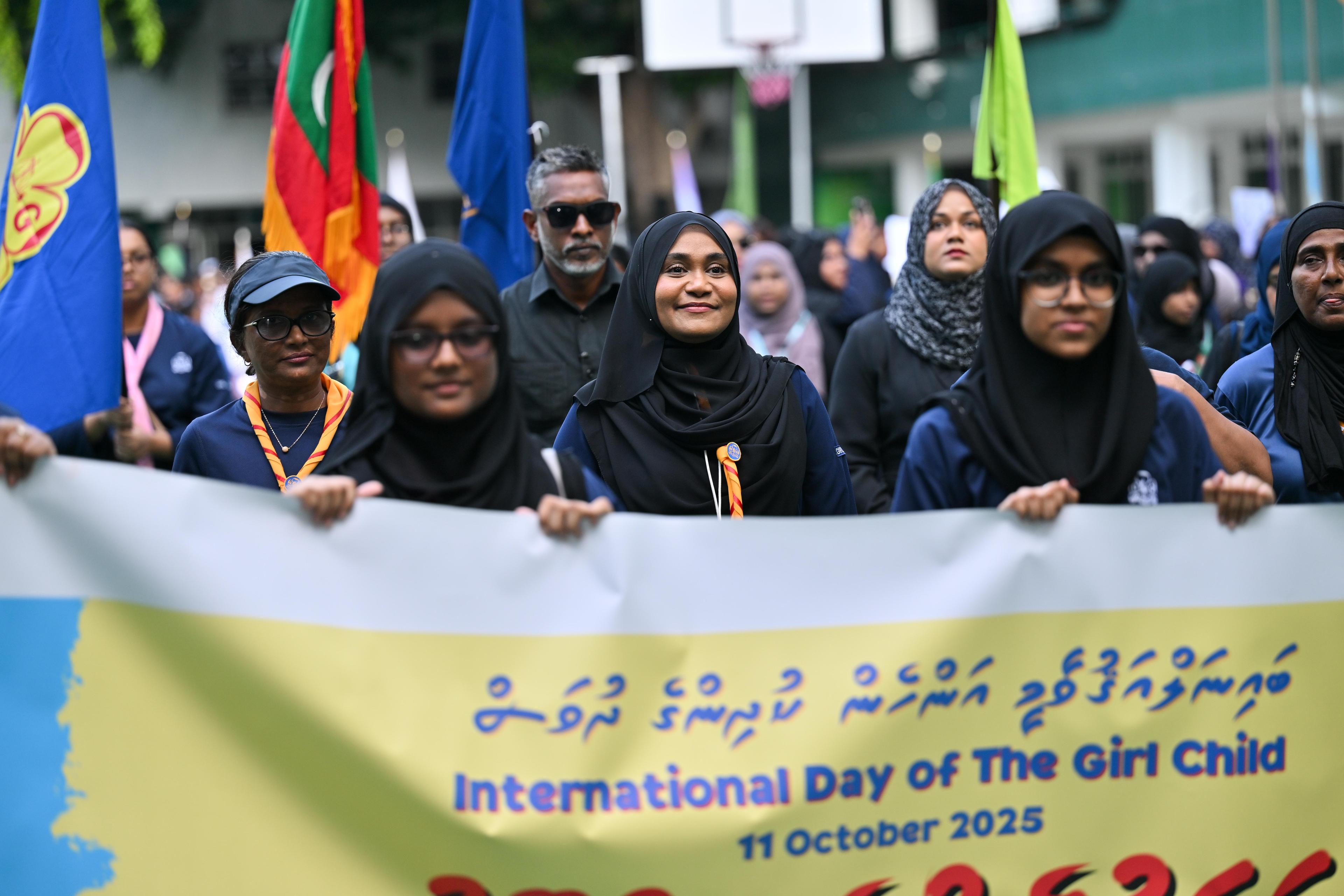 އަންހެންކުދިންގެ ދުވަހުގެ މުނާސަބަތުގައި ބޭއްވި ހިނގާލުމުގައި ފަސްޓް ލޭޑީ ބައިވެރިވެވަޑައިގަންނަވައިފި