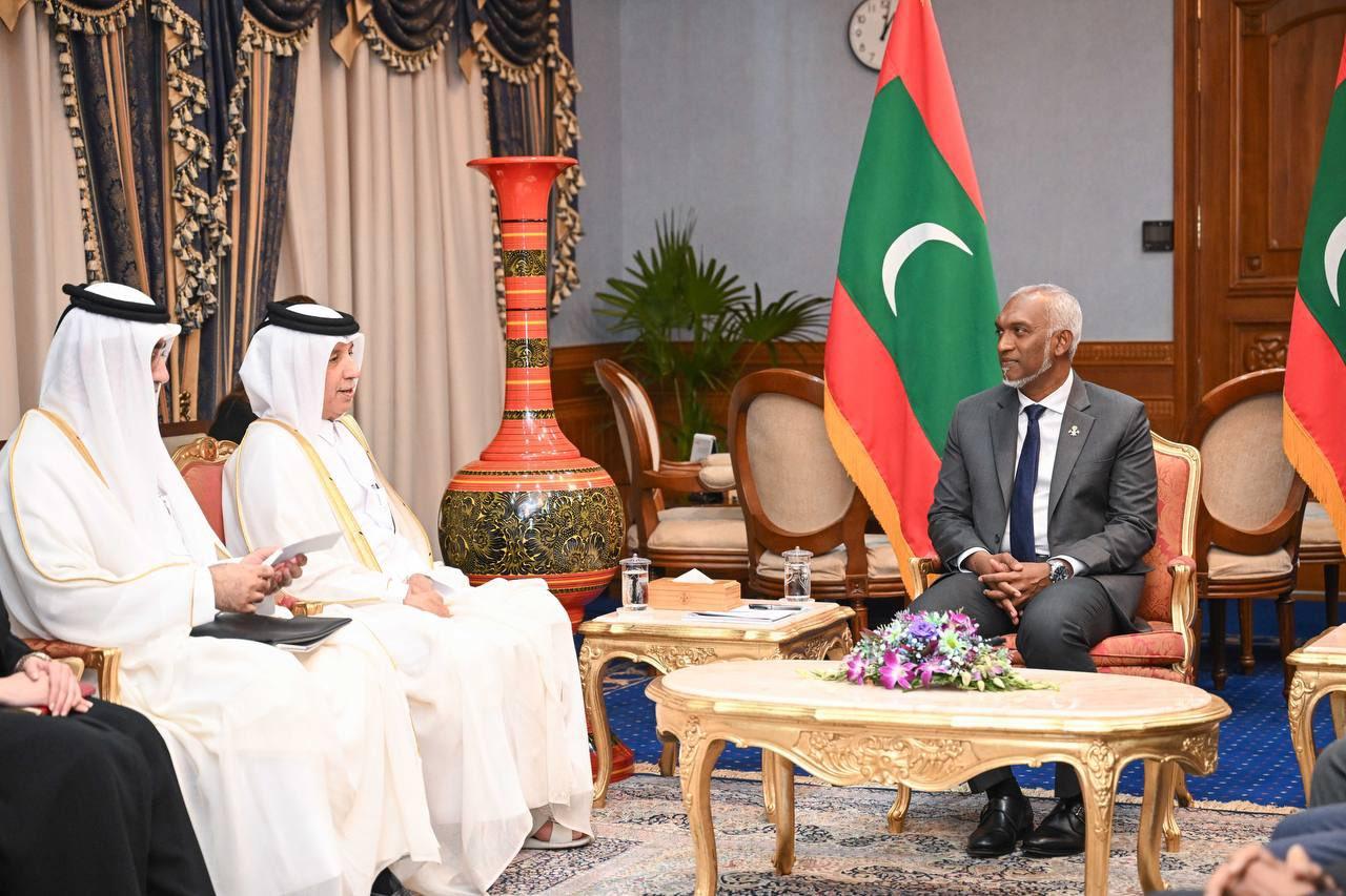 ޤަޠަރުގެ ޚާރިޖީ ވަޒީރު ރައީސްގެ އަރިއަހަށް އިހްތިރާމުގެ ޒިޔާރަތެއްކުރައްވައިފި