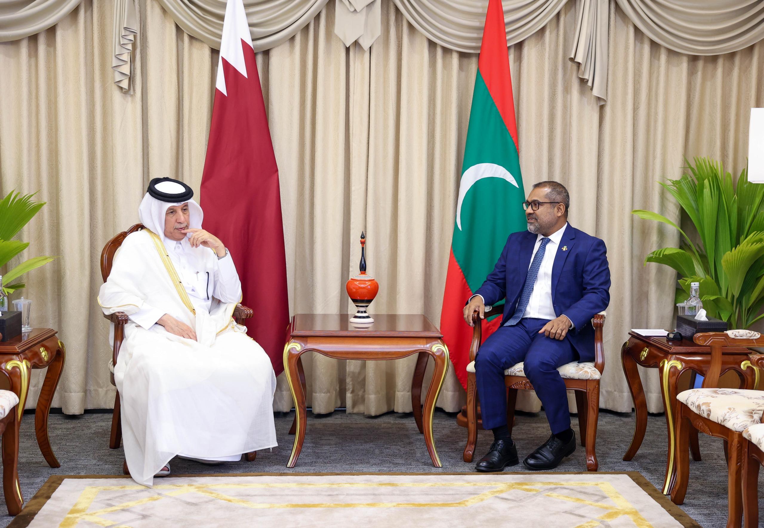 ފޮރިން މިނިސްޓަރު ޚަލީލް، ޤަތަރުގެ ފޮރިން މިނިސްޓަރާއި ބައްދަލުކުރައްވައިފި