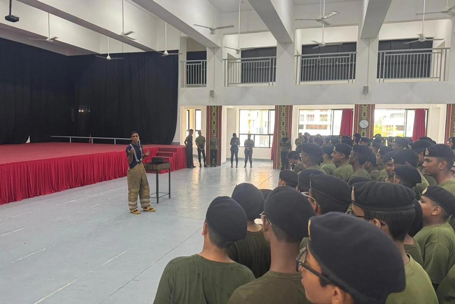 ޞަލާޙުއްދީން ސްކޫލުގެ ކެޑޭޓުންނަށް ފަޔަރ އެވެއަރނަސް ސެޝަނެއް ކުރިއަށް ގެންގޮސްފި