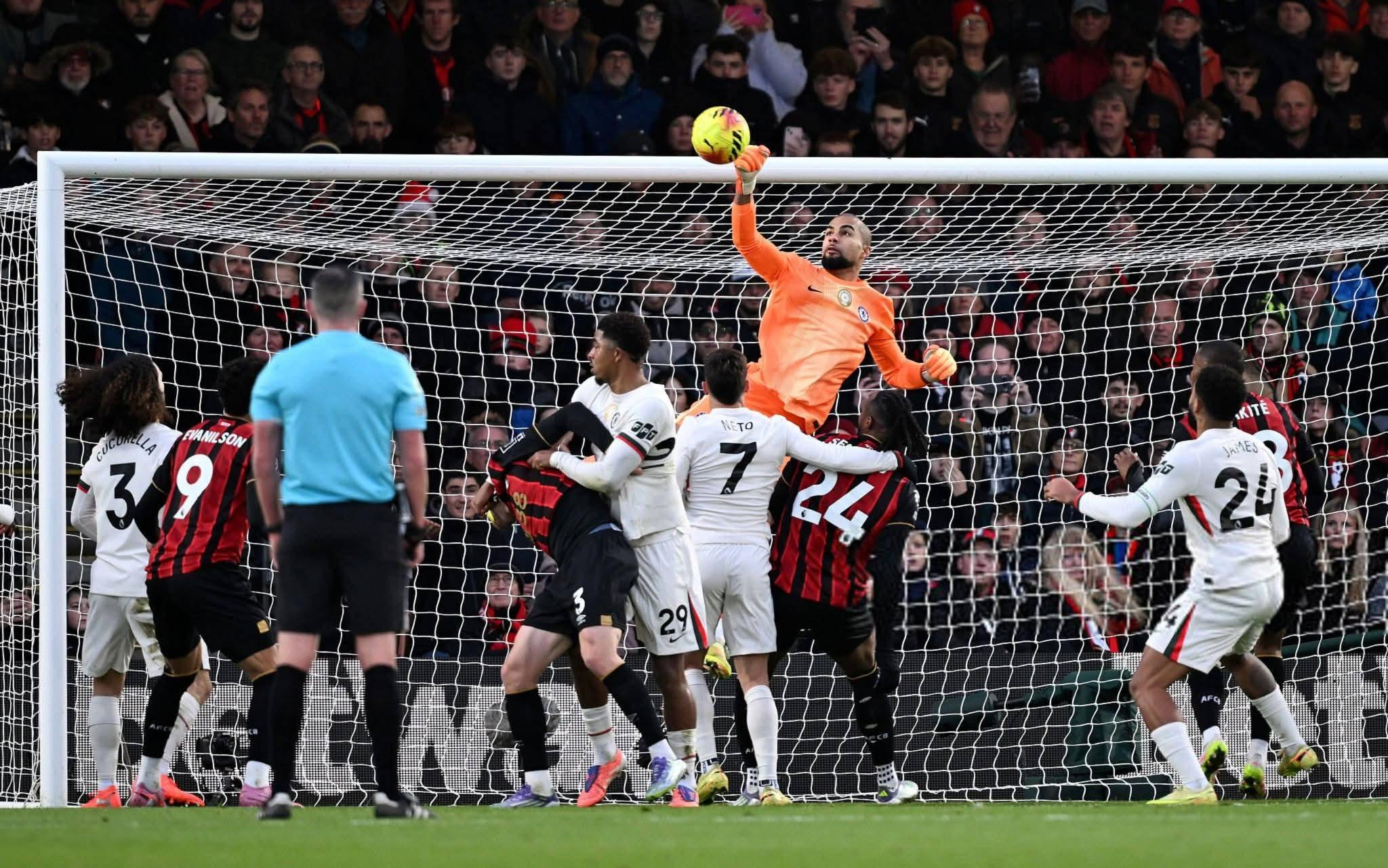 ޗެލްސީ އާއި ބޯންމައުތުގެ ކުރިމަތިލުން އެއްވަރު