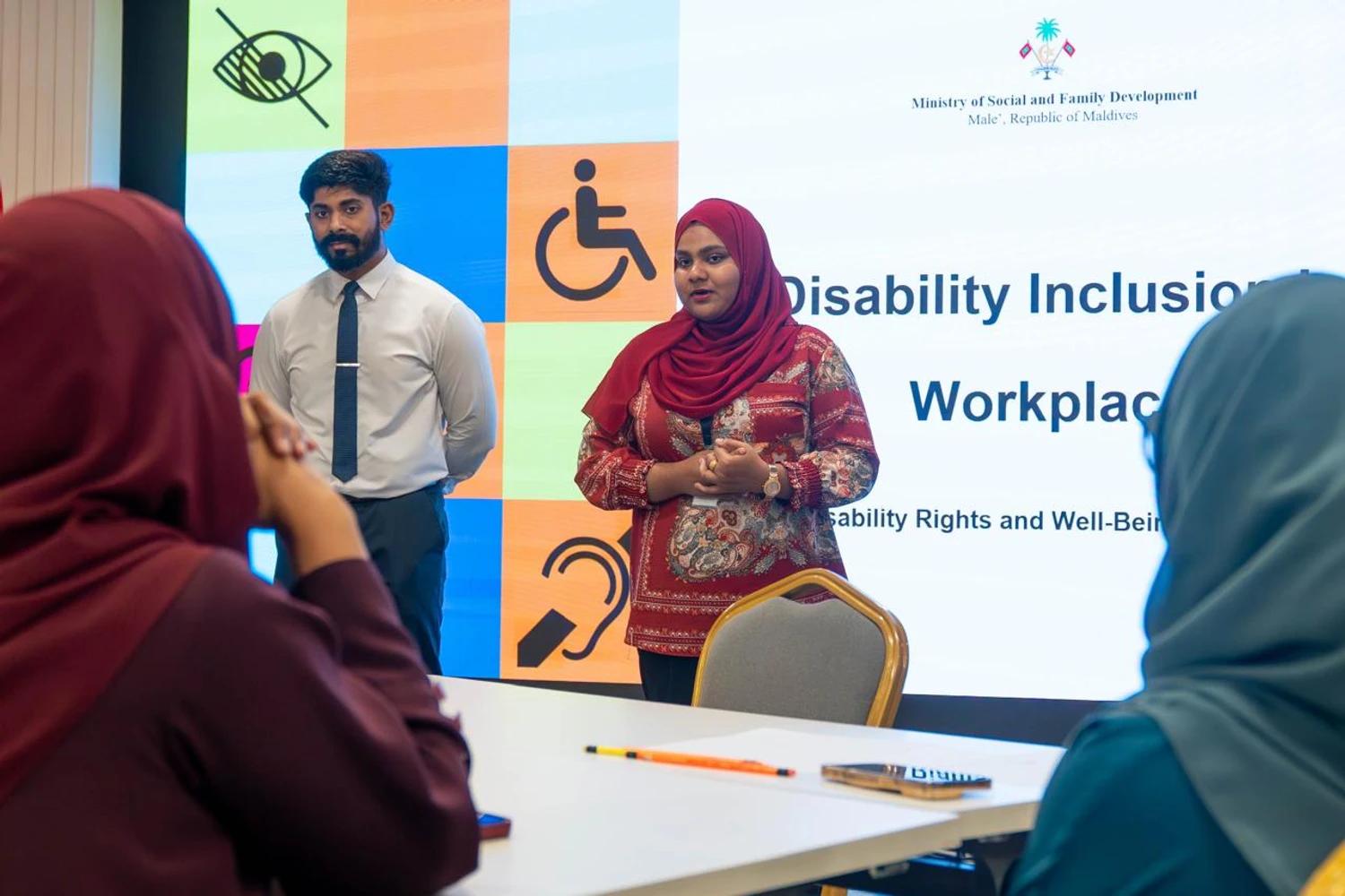 ވޯކް ޕްލޭސް އިންކްލޫސިވްގެ ނަމުގައި ހޭލުންތެރިކަން އިތުރުކުރުމުގެ ޕްރޮގްރާމެއް ކުރިއަށް ގެންގޮސްފި