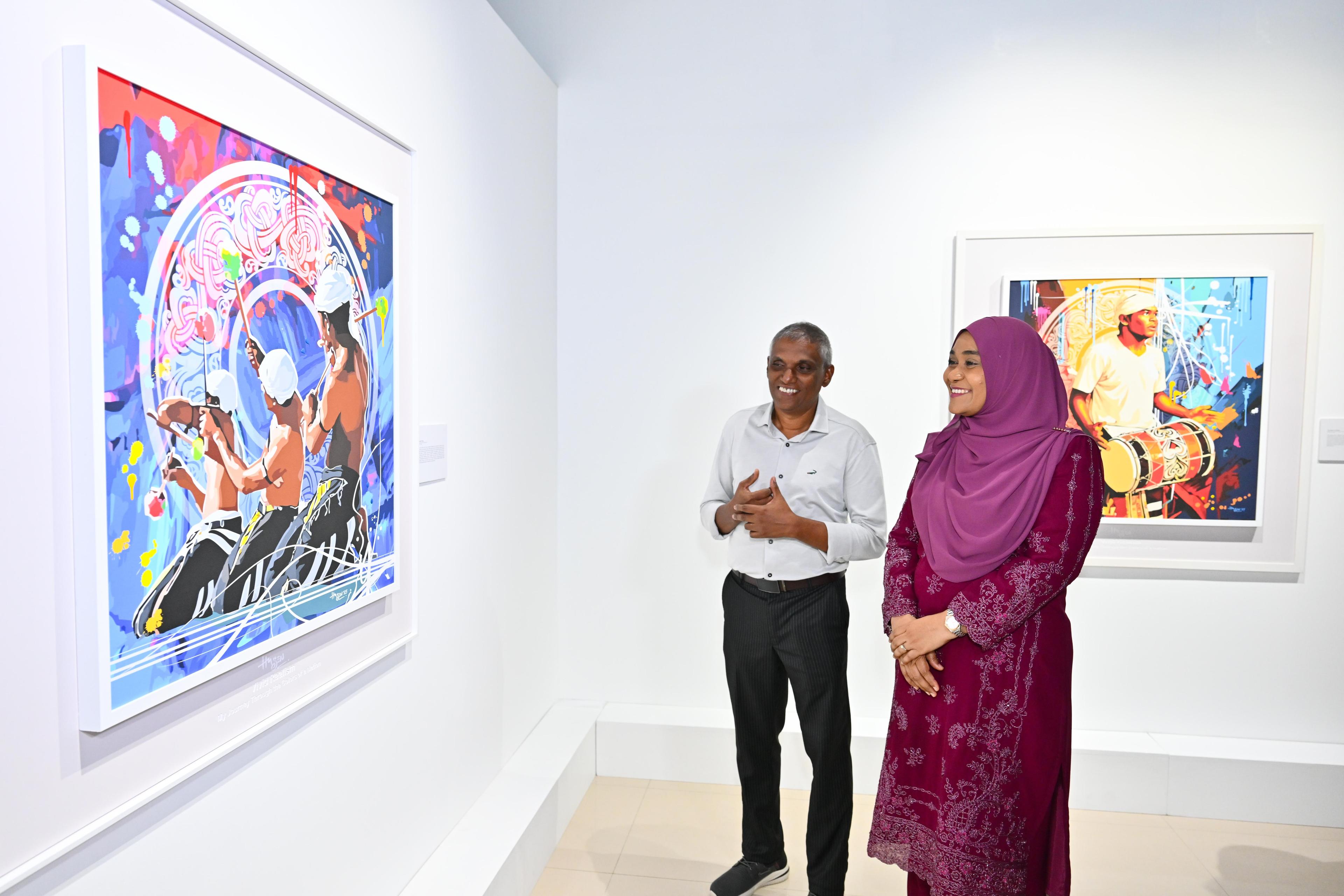 މެޑަމް ސާޖިދާ "ވިވިޑް ރިއަލިޒަމް - ބައި ހުސައިން" މައުރަޒު އިފުތިތާހުކޮށްދެއްވައިފި